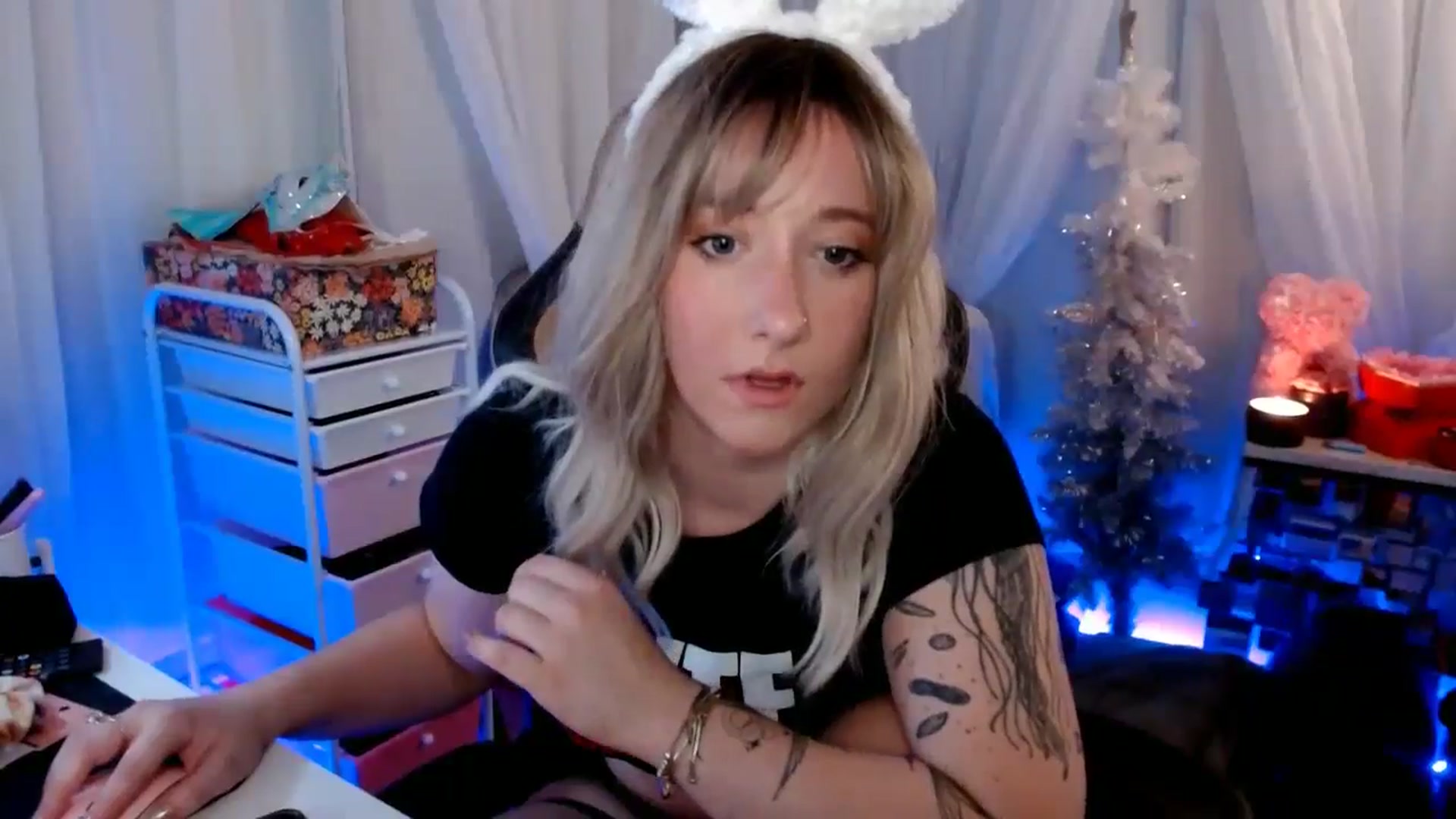 Gallery image thumbnail from PrincessH's myfreecams stream on, 05/09/2024, 05:27 image 12 of 20
