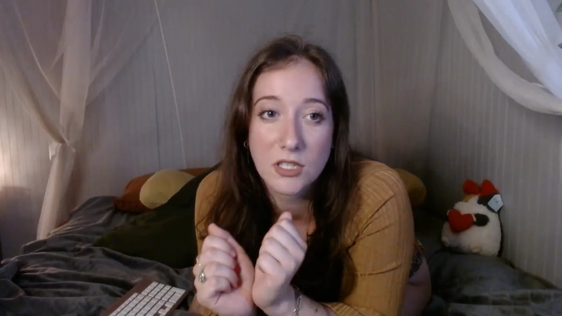 Gallery image thumbnail from PrincessH's myfreecams stream on, 08/27/2024, 06:35 image 5 of 20