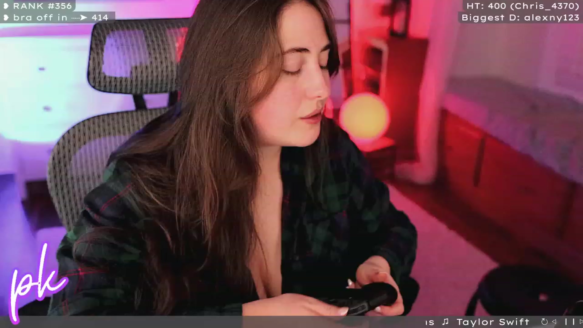 Gallery image thumbnail from PrincessKate's myfreecams stream on, 02/26/2023, 05:27 image 18 of 20