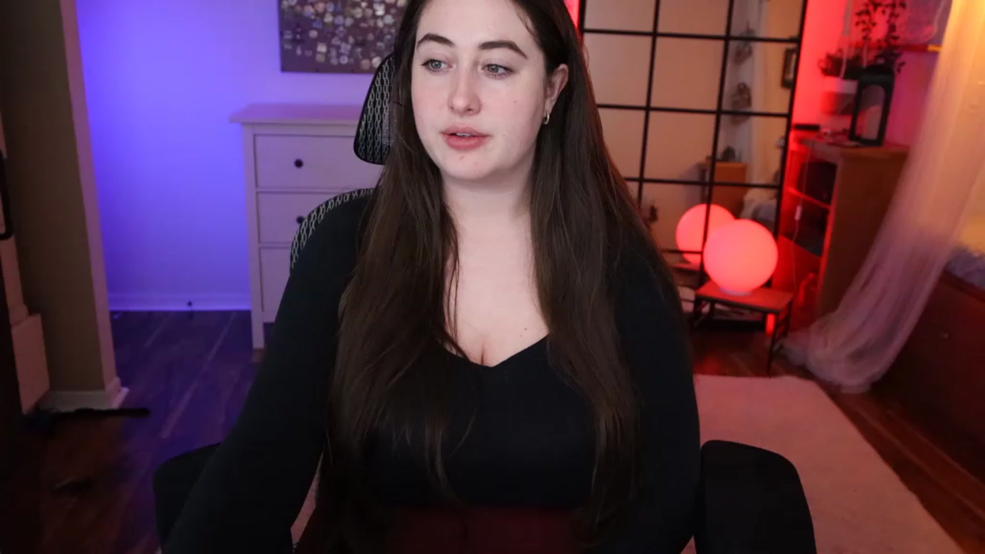 Gallery image thumbnail from PrincessKate's myfreecams stream on, 03/22/2023, 03:31 image 10 of 20