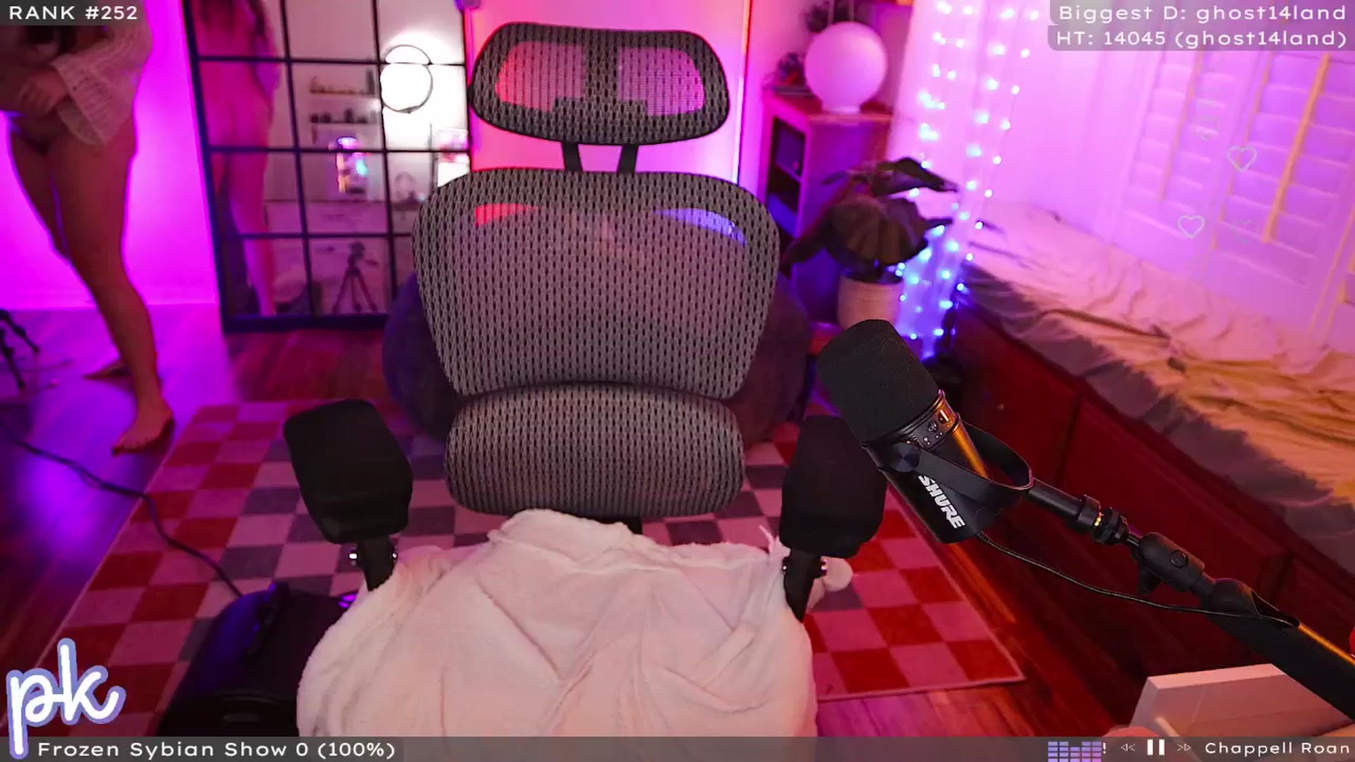 Gallery image thumbnail from PrincessKate's myfreecams stream on, 08/18/2024, 03:52 image 7 of 20