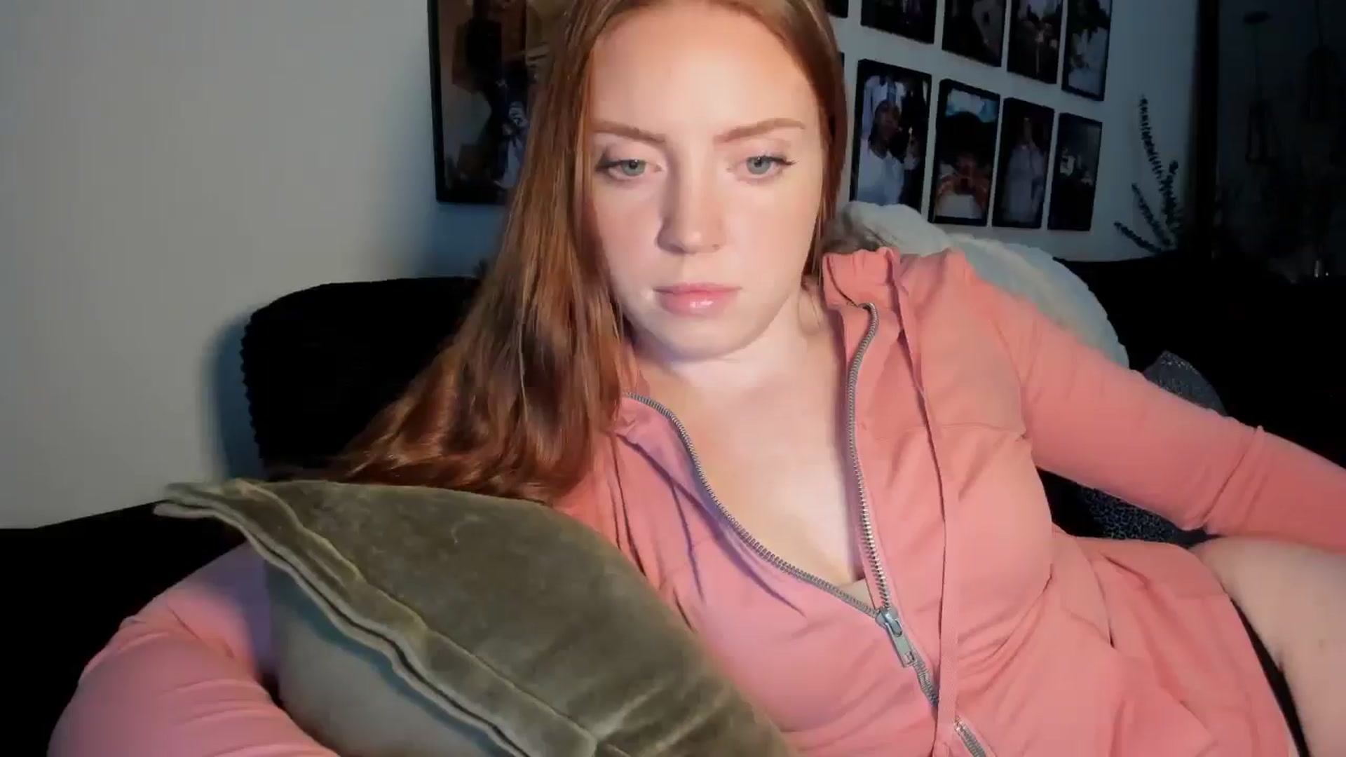 Gallery image thumbnail from PrincessNat's myfreecams stream on, 06/16/2025, 02:23 image 16 of 20