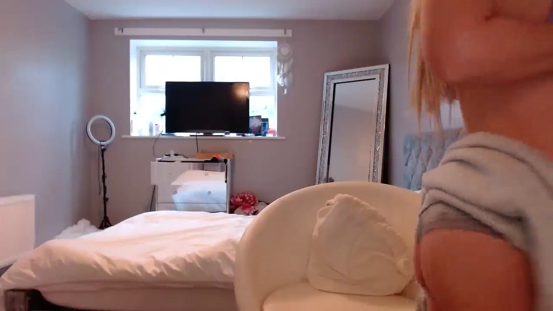 Gallery image thumbnail from PrincessXTC's myfreecams stream on, 12/10/2024, 11:23 image 13 of 20
