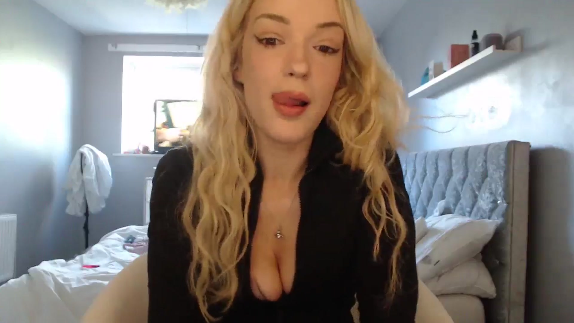 Gallery image thumbnail from PrincessXTC's myfreecams stream on, 01/09/2025, 12:12 image 16 of 20
