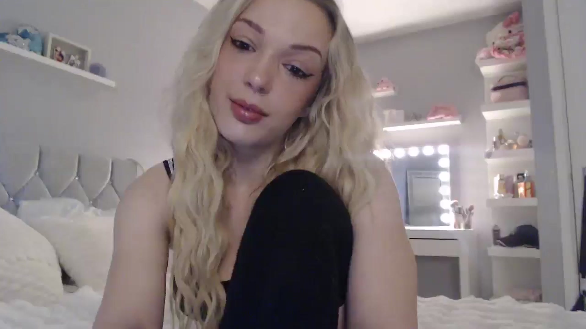 Gallery image thumbnail from PrincessXTC's myfreecams stream on, 03/03/2025, 11:03 image 14 of 20