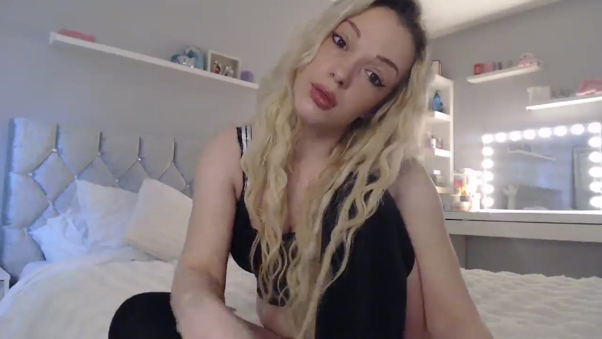 Gallery image thumbnail from PrincessXTC's myfreecams stream on, 03/03/2025, 11:03 image 2 of 20