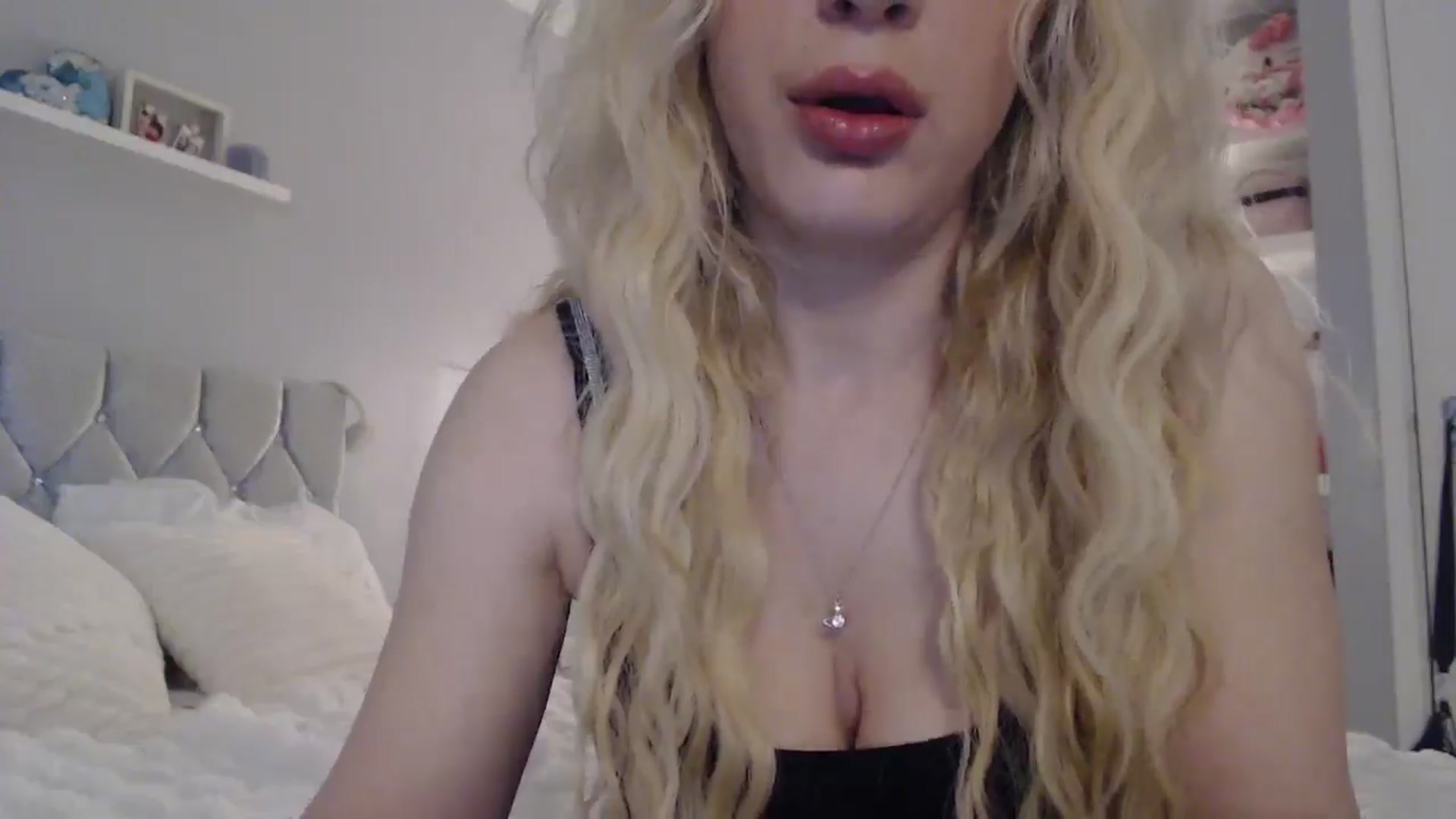 Gallery image thumbnail from PrincessXTC's myfreecams stream on, 03/03/2025, 11:03 image 12 of 20