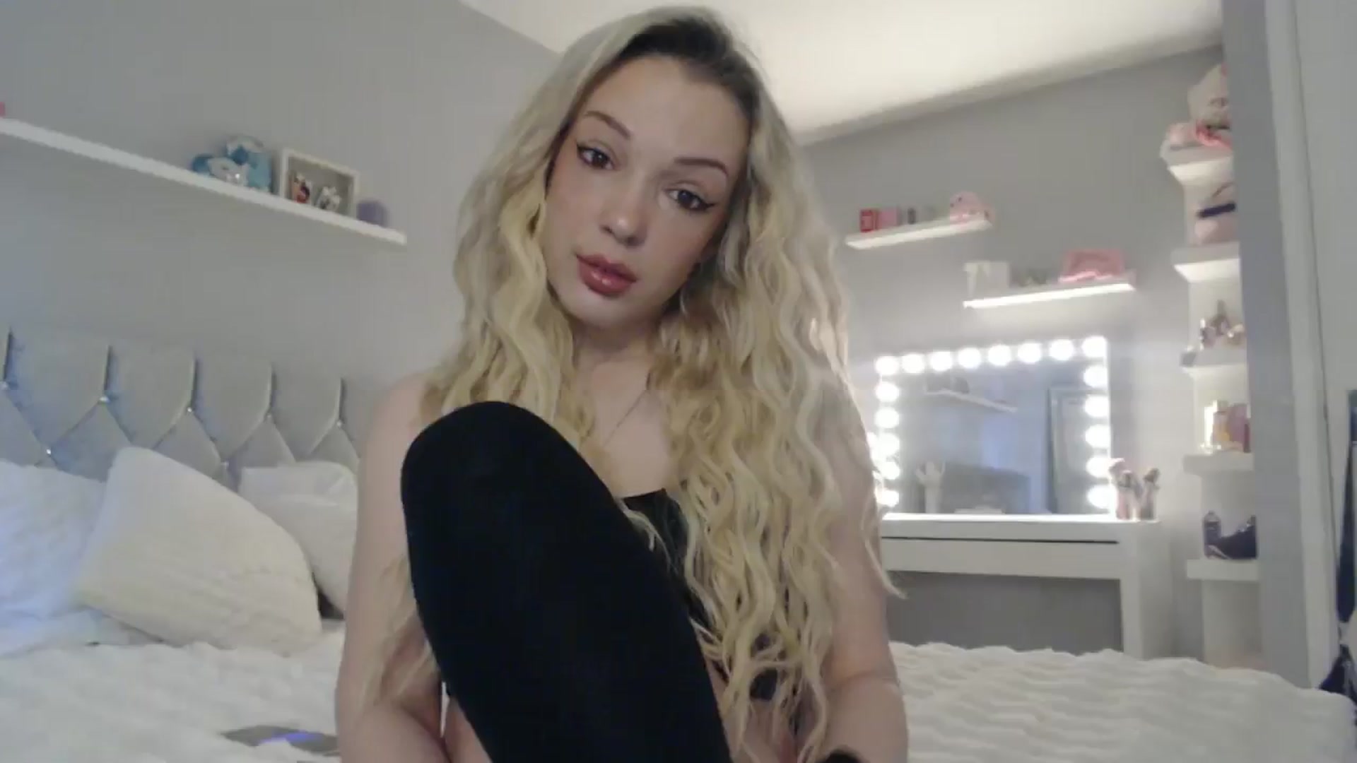 Gallery image thumbnail from PrincessXTC's myfreecams stream on, 03/03/2025, 11:03 image 3 of 20