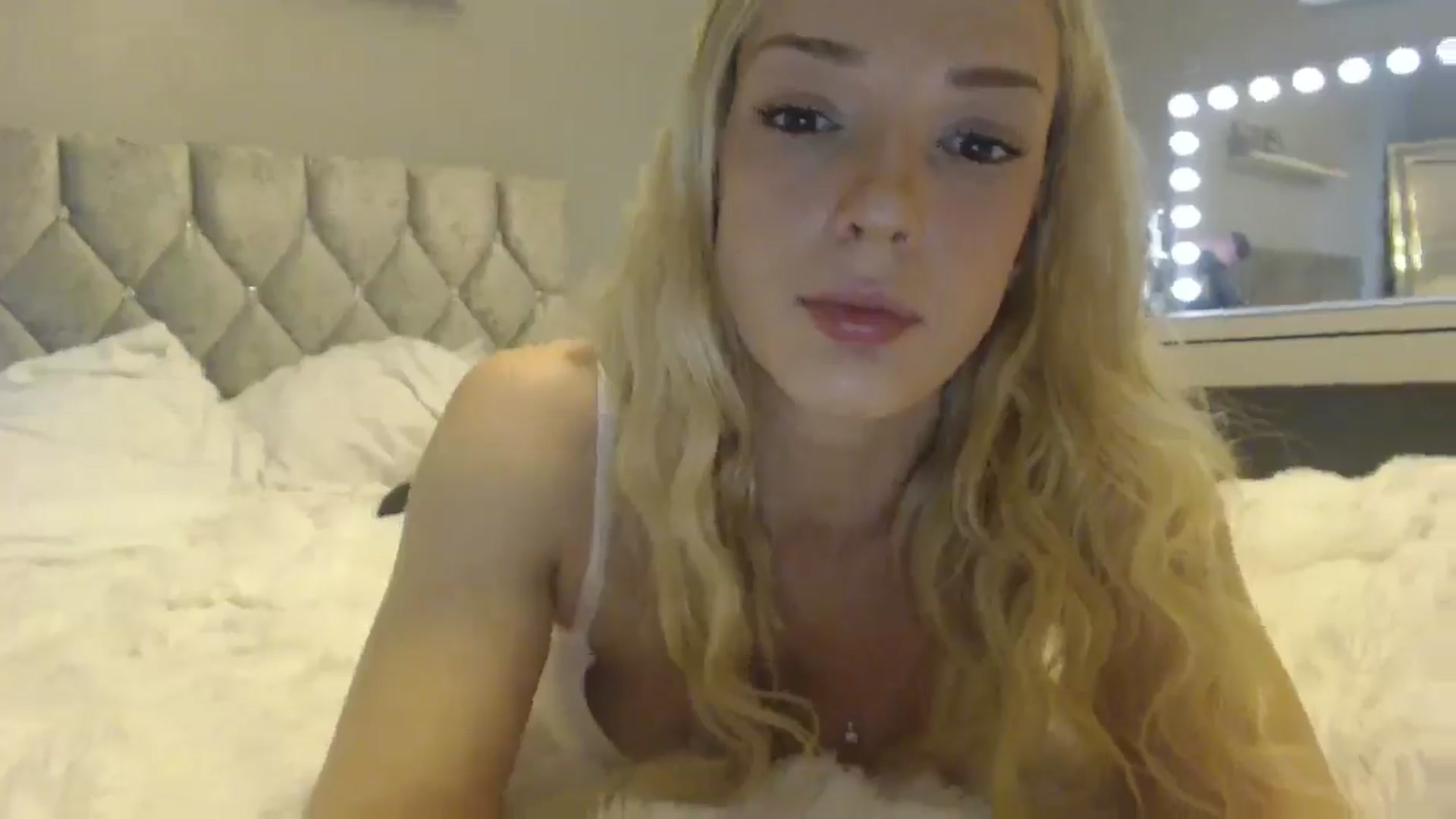 Gallery image thumbnail from PrincessXTC's myfreecams stream on, 03/10/2025, 12:05 image 11 of 20