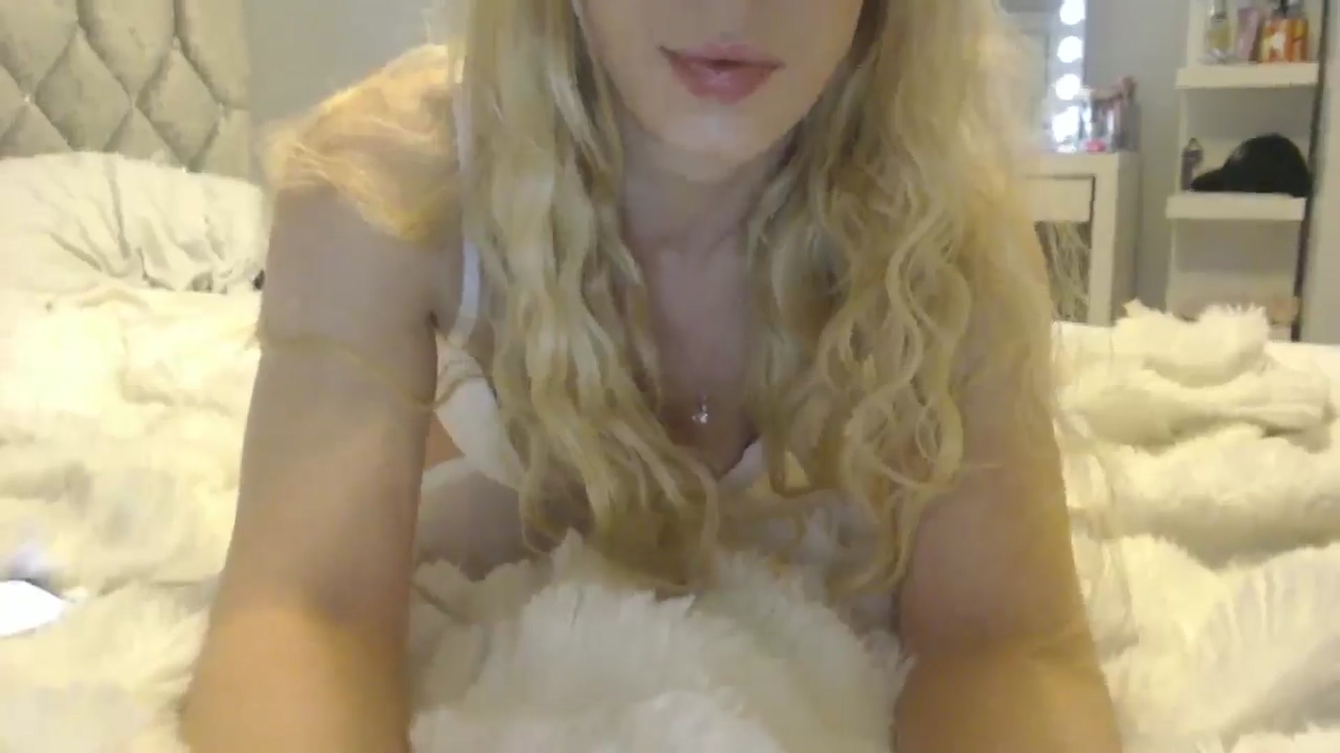 Gallery image thumbnail from PrincessXTC's myfreecams stream on, 03/10/2025, 12:25 image 18 of 20