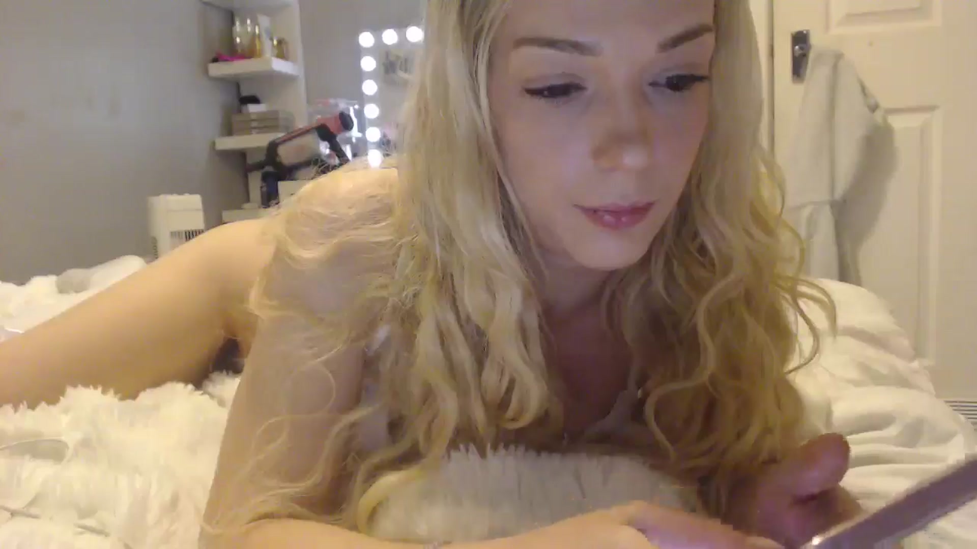 Gallery image thumbnail from PrincessXTC's myfreecams stream on, 03/10/2025, 12:25 image 15 of 20