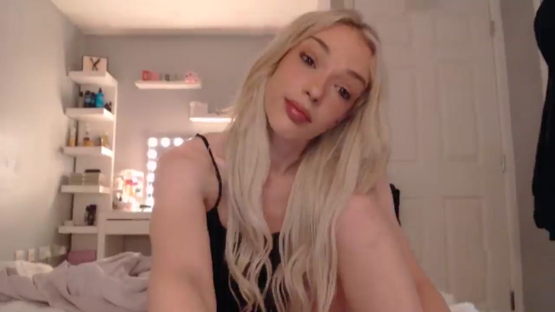 Gallery image thumbnail from PrincessXTC's myfreecams stream on, 04/04/2025, 09:40 image 5 of 20