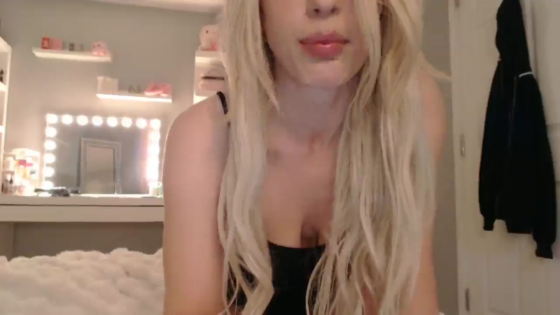 Gallery image thumbnail from PrincessXTC's myfreecams stream on, 04/04/2025, 10:28 image 11 of 20