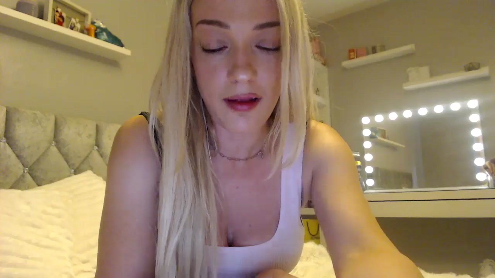 Gallery image thumbnail from PrincessXTC's myfreecams stream on, 05/19/2025, 11:15 image 6 of 20