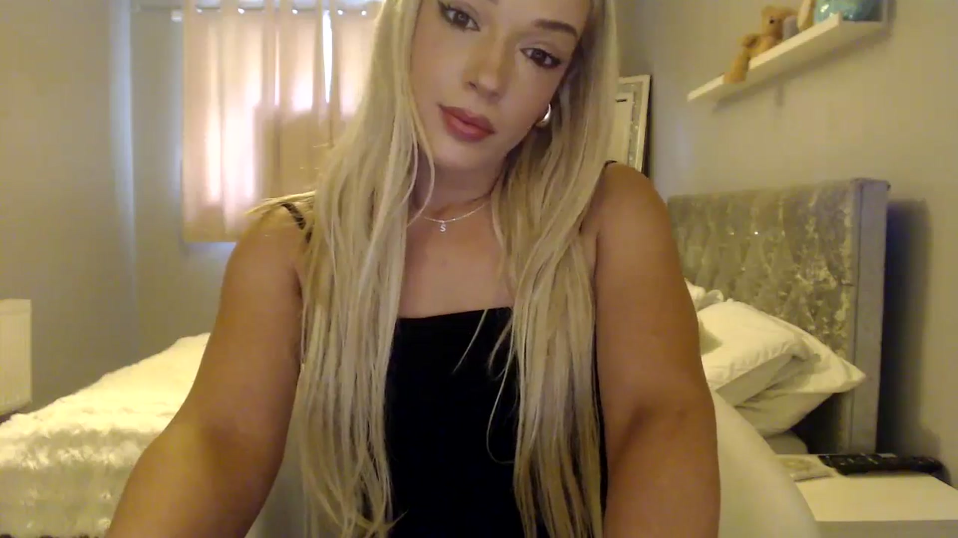 Gallery image thumbnail from PrincessXTC's myfreecams stream on, 09/24/2025, 10:27 image 5 of 20