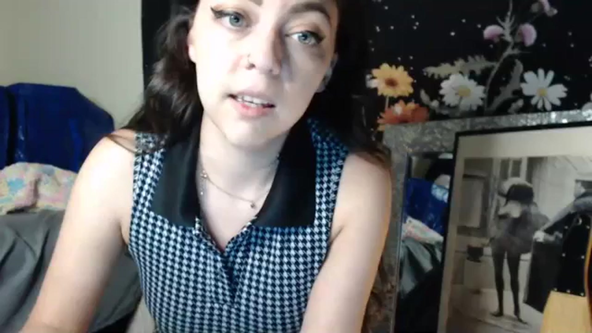 Gallery image thumbnail from PrincessZoe's myfreecams stream on, 07/16/2023, 05:07 image 6 of 20