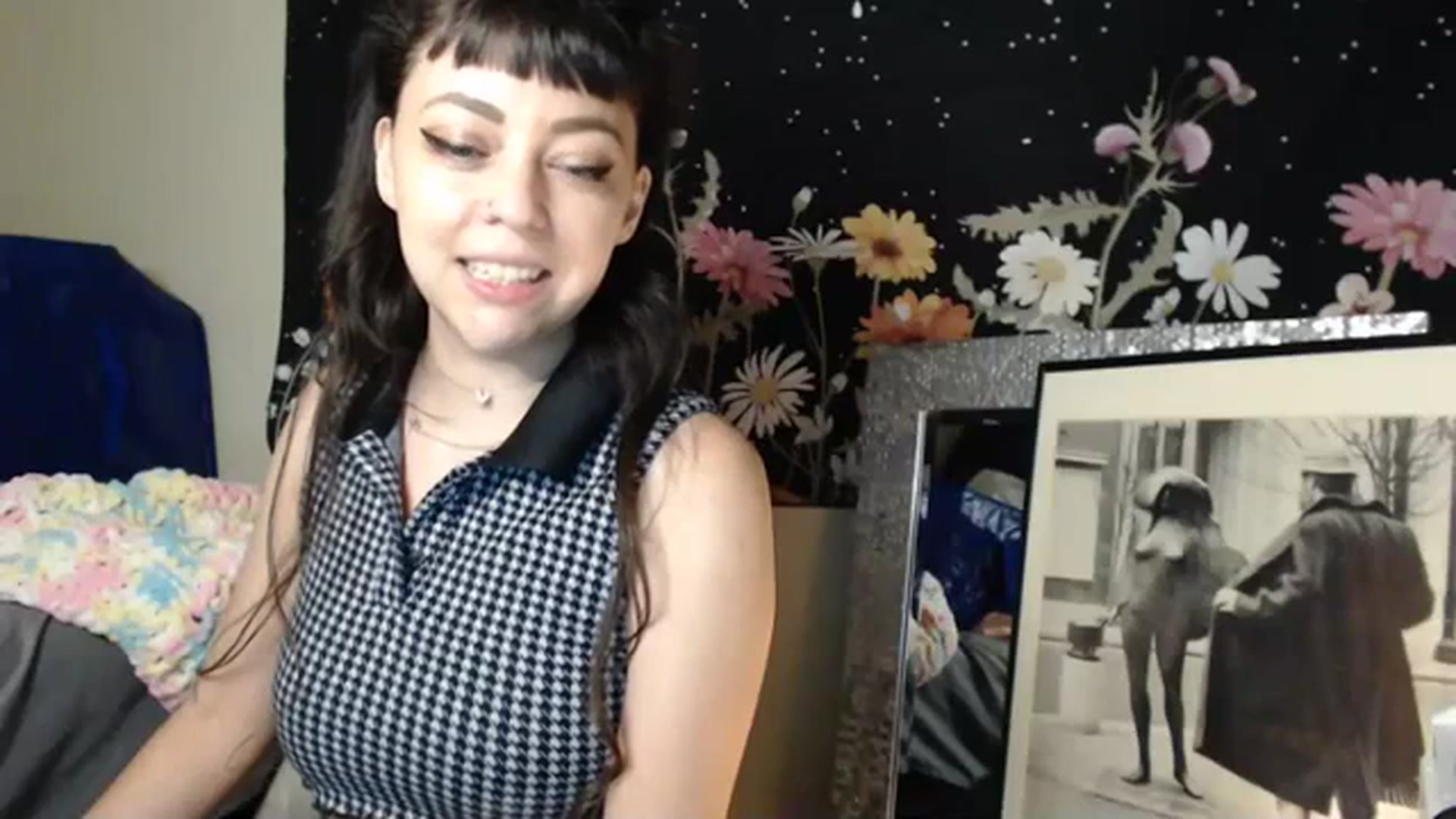 Gallery image thumbnail from PrincessZoe's myfreecams stream on, 07/16/2023, 05:07 image 12 of 20