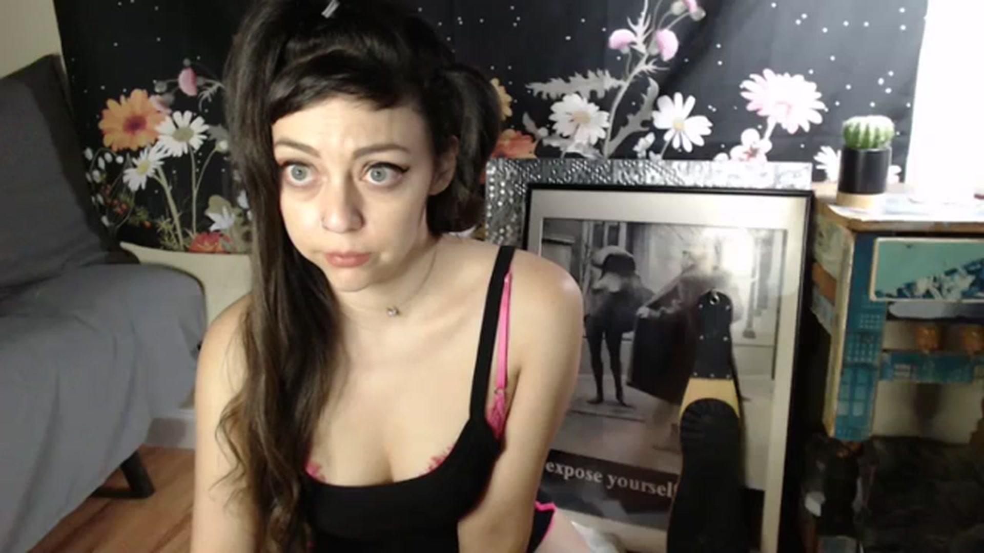 Gallery image thumbnail from PrincessZoe's myfreecams stream on, 07/18/2023, 05:26 image 7 of 20