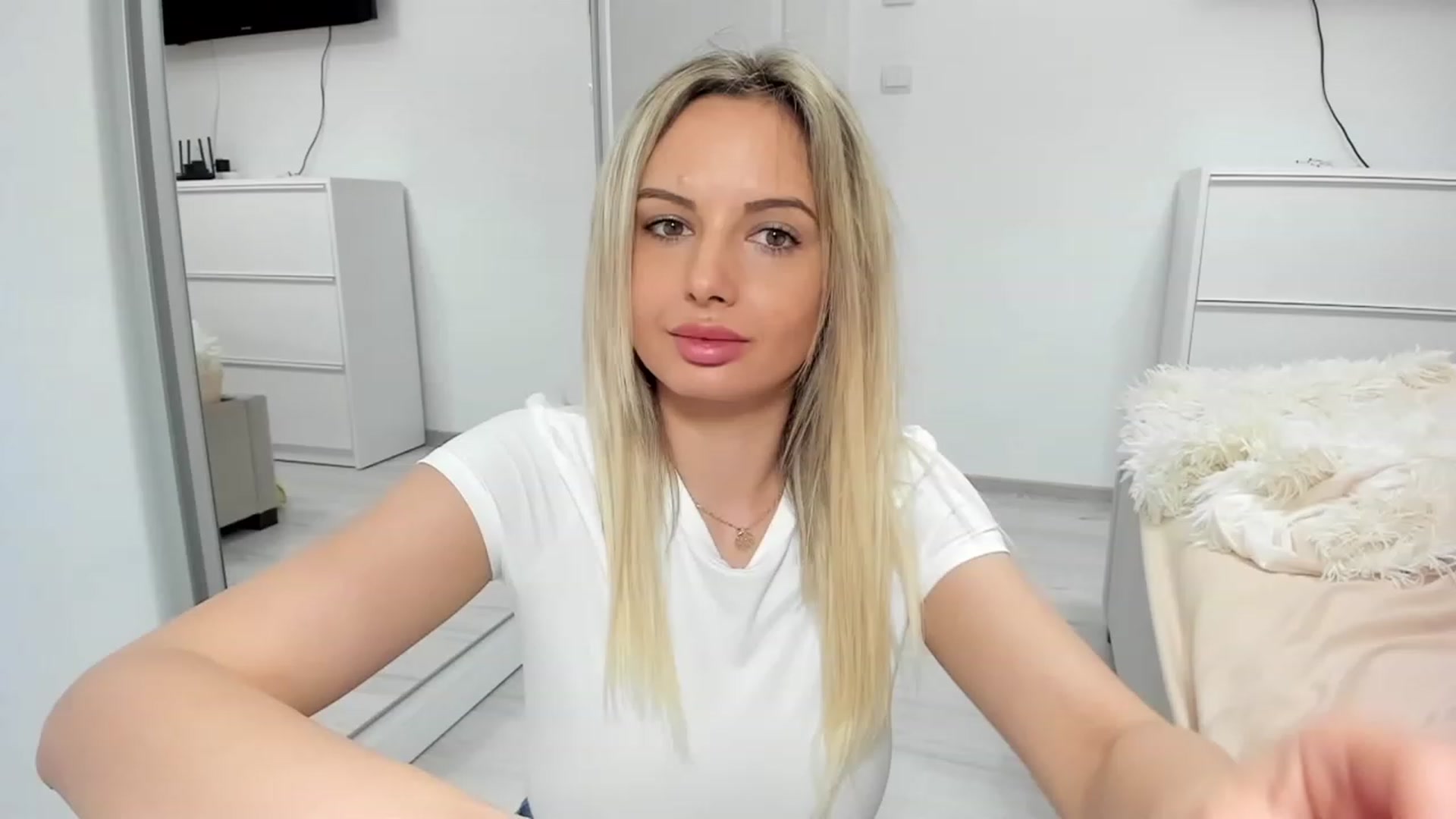 Gallery image thumbnail from Princess_Deea's myfreecams stream on, 02/19/2024, 16:27 image 13 of 20