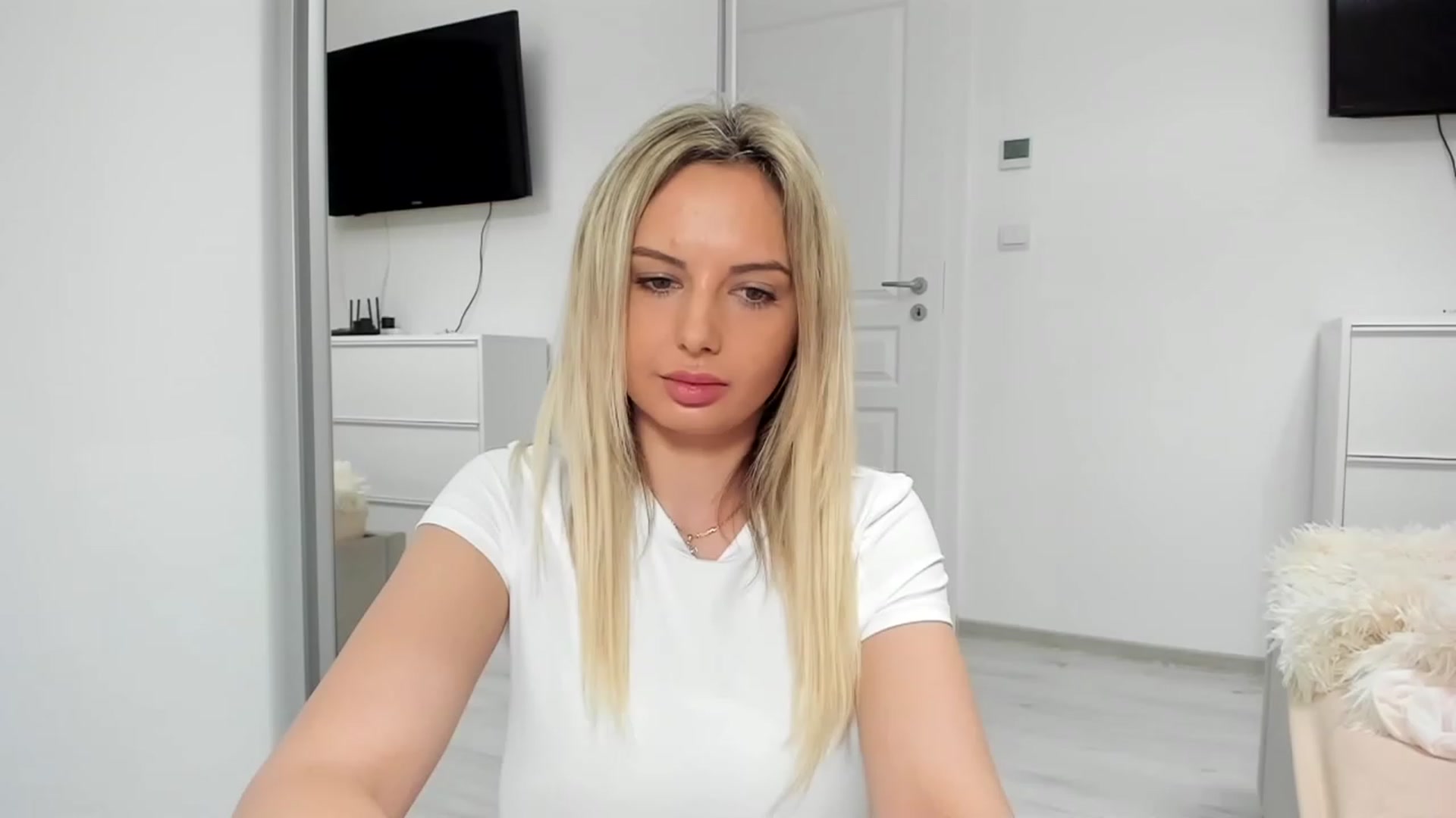 Gallery image thumbnail from Princess_Deea's myfreecams stream on, 02/19/2024, 16:27 image 8 of 20