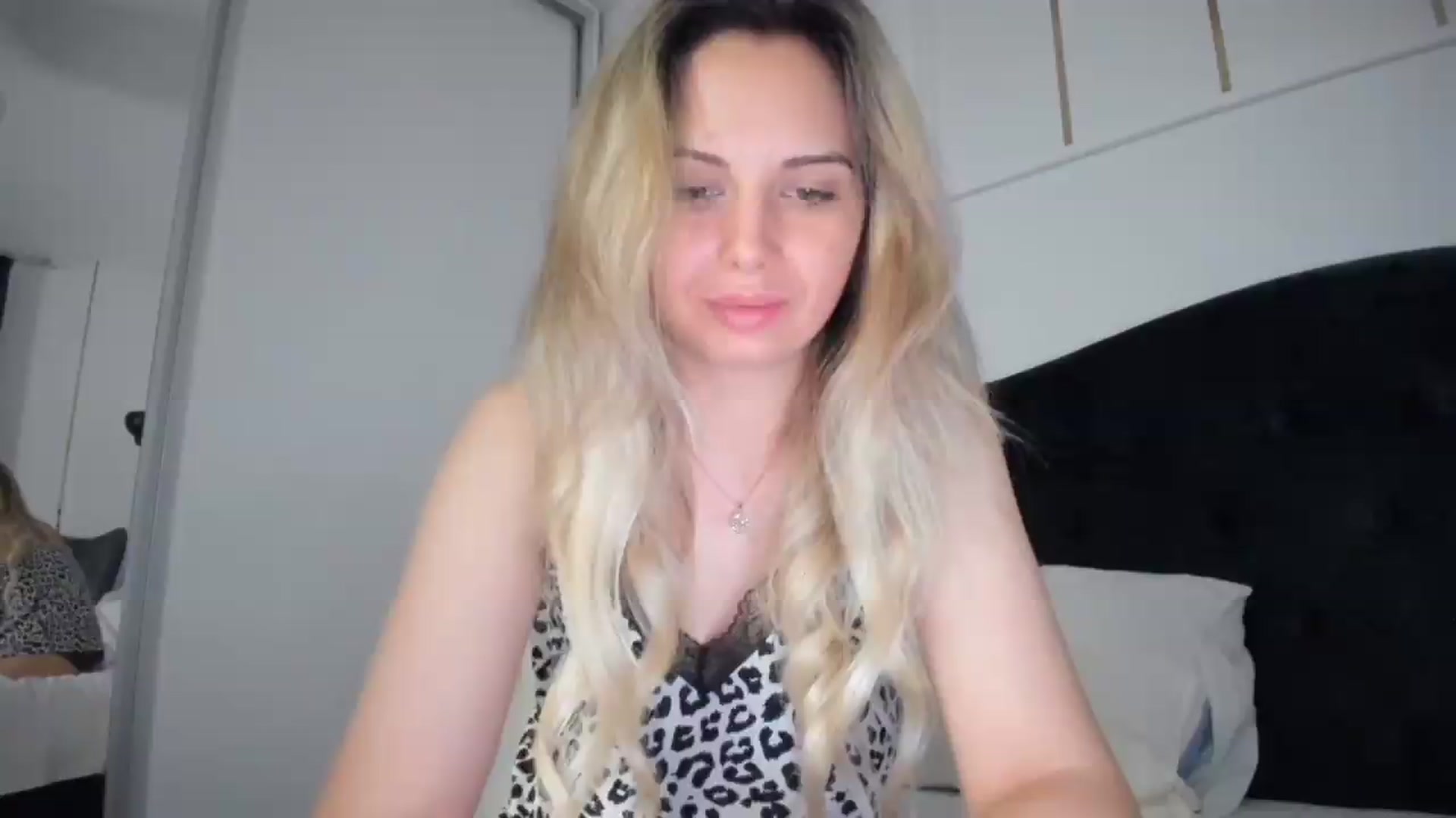 Gallery image thumbnail from Princess_Deea's myfreecams stream on, 06/19/2026, 20:37 image 8 of 20