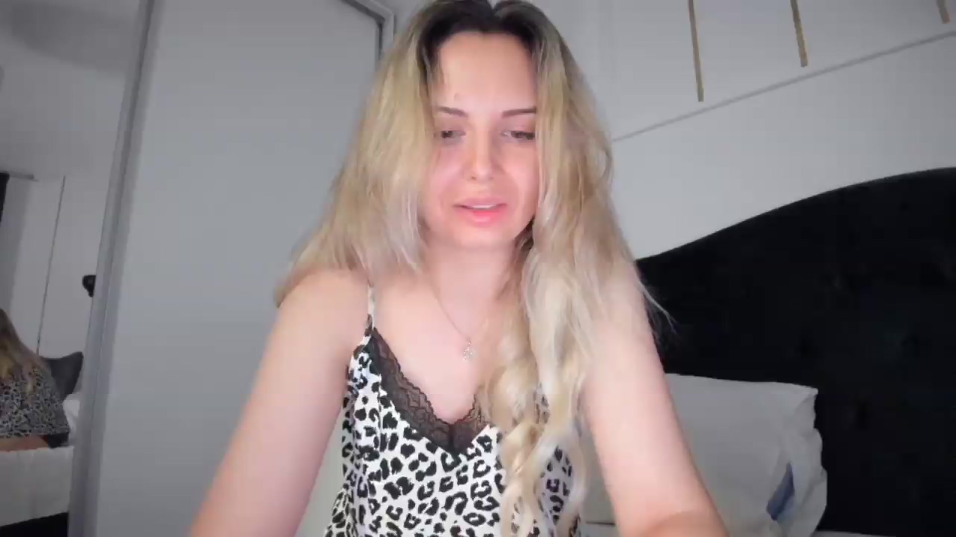 Gallery image thumbnail from Princess_Deea's myfreecams stream on, 06/19/2026, 20:37 image 14 of 20