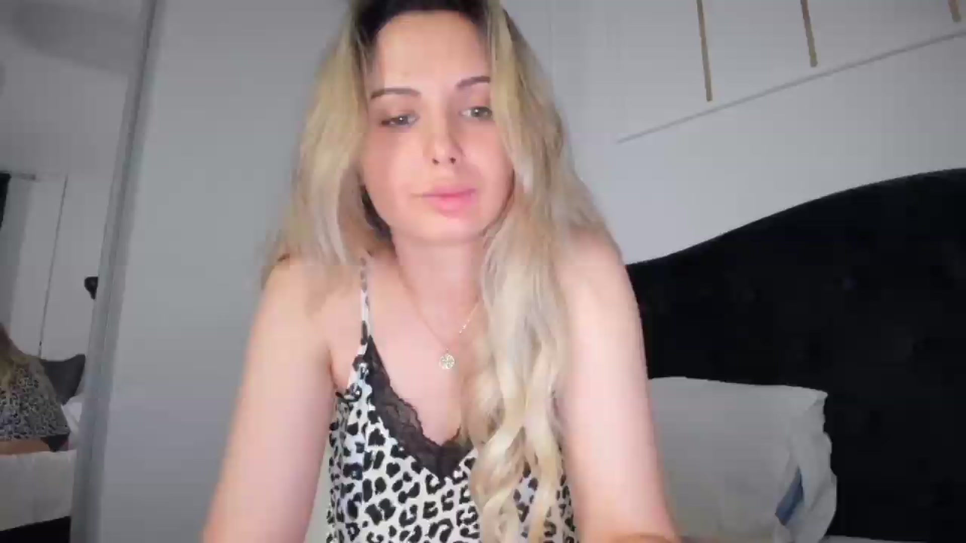 Gallery image thumbnail from Princess_Deea's myfreecams stream on, 06/19/2026, 20:37 image 10 of 20