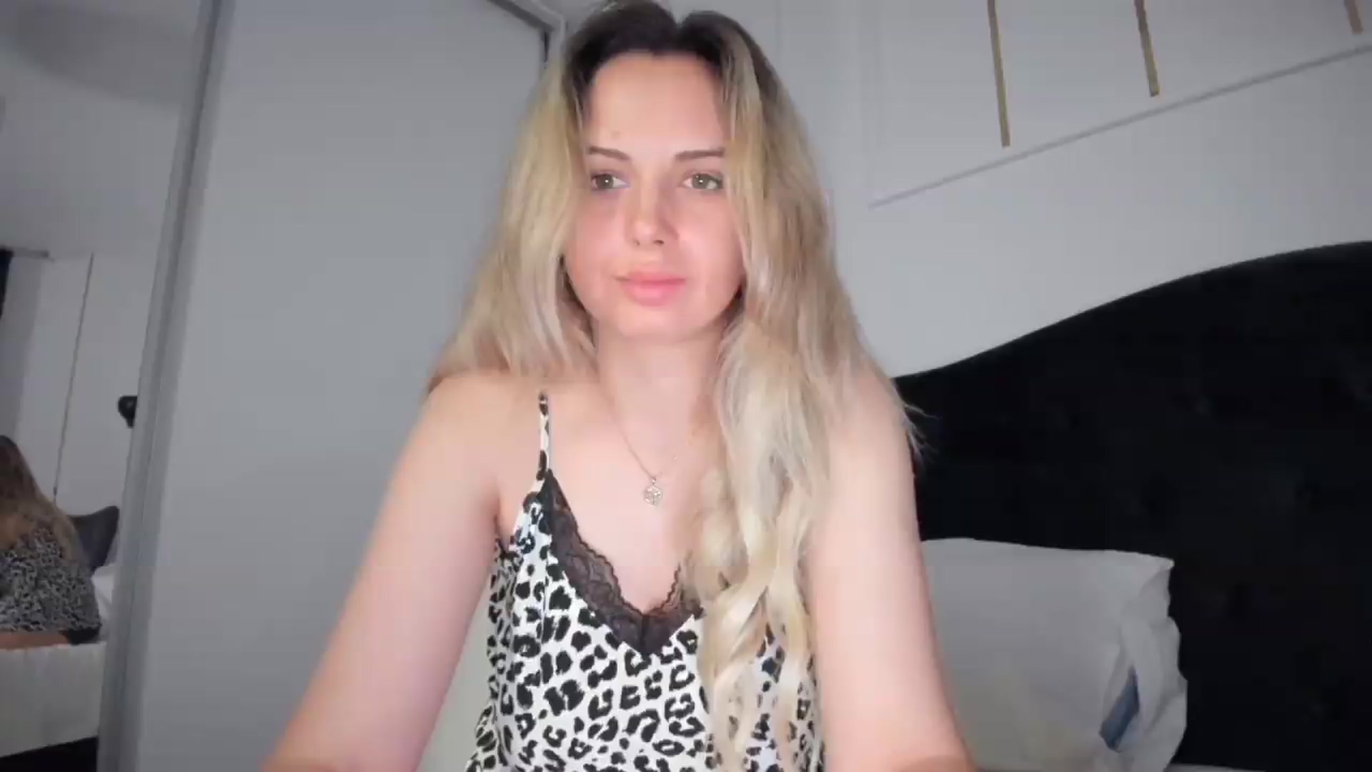 Gallery image thumbnail from Princess_Deea's myfreecams stream on, 06/19/2026, 20:37 image 11 of 20