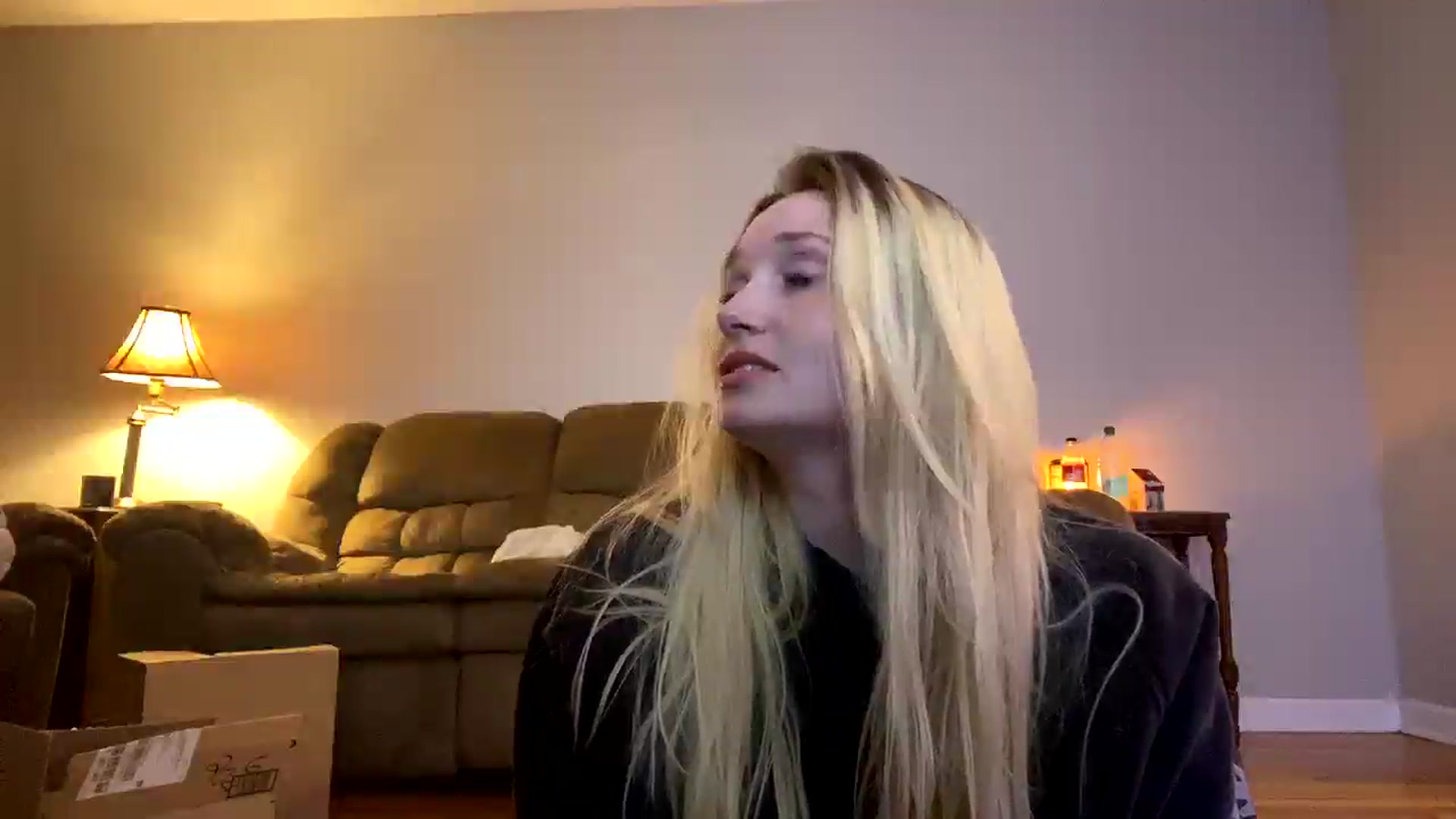 Gallery image thumbnail from Princesshann1's myfreecams stream on, 12/23/2024, 24:46 image 14 of 20