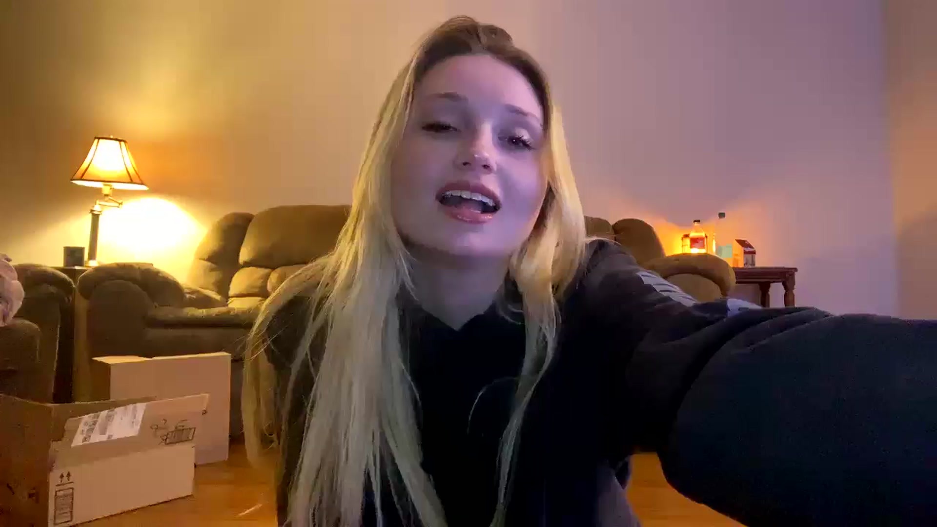 Gallery image thumbnail from Princesshann1's myfreecams stream on, 12/23/2024, 24:46 image 19 of 20