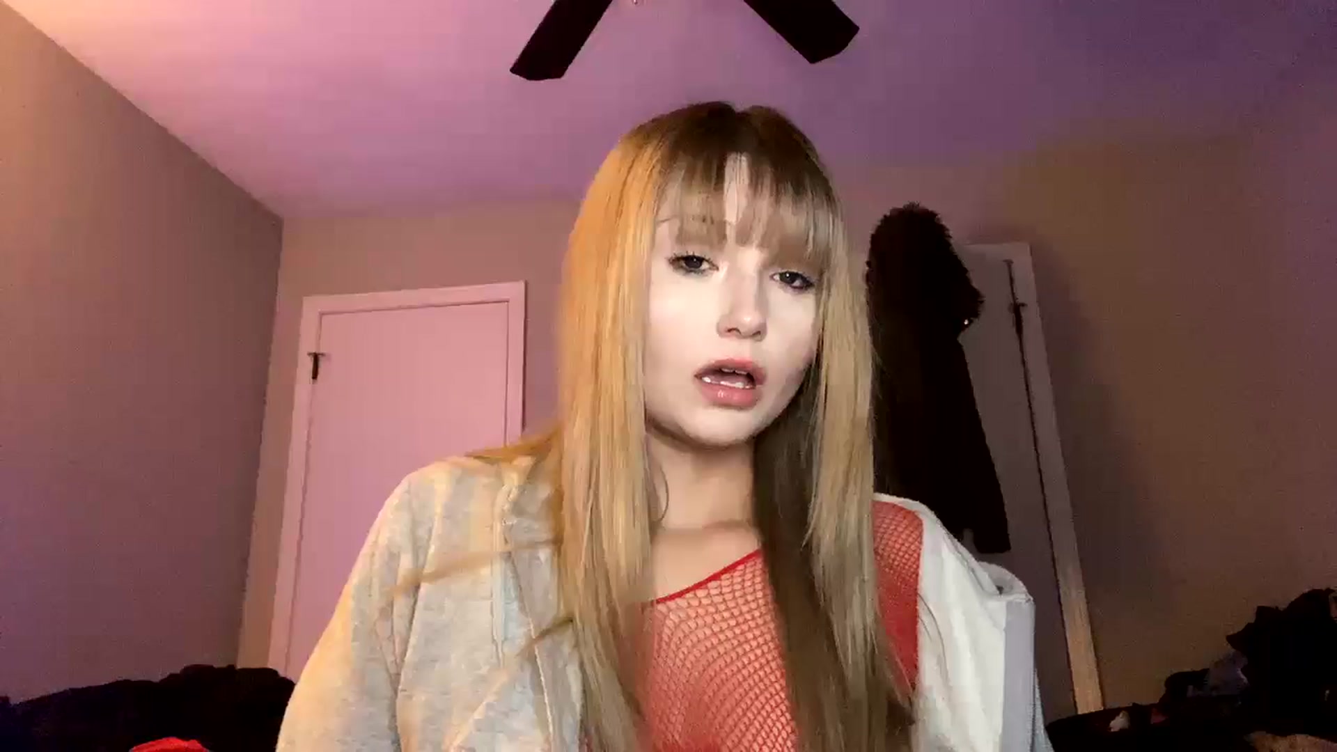 Gallery image thumbnail from Princesshann1's myfreecams stream on, 01/02/2025, 09:45 image 3 of 20