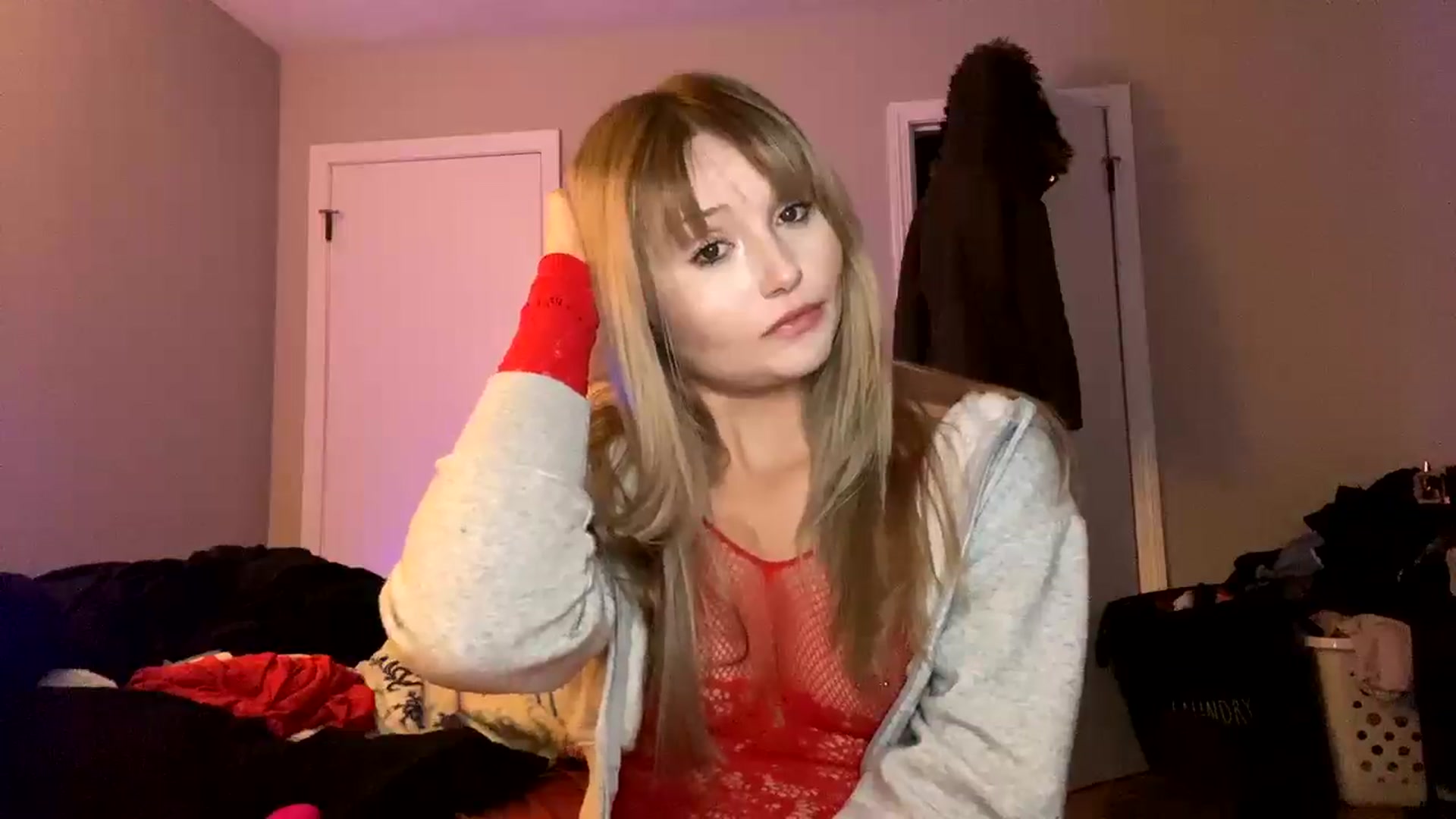 Gallery image thumbnail from Princesshann1's myfreecams stream on, 01/02/2025, 09:45 image 15 of 20