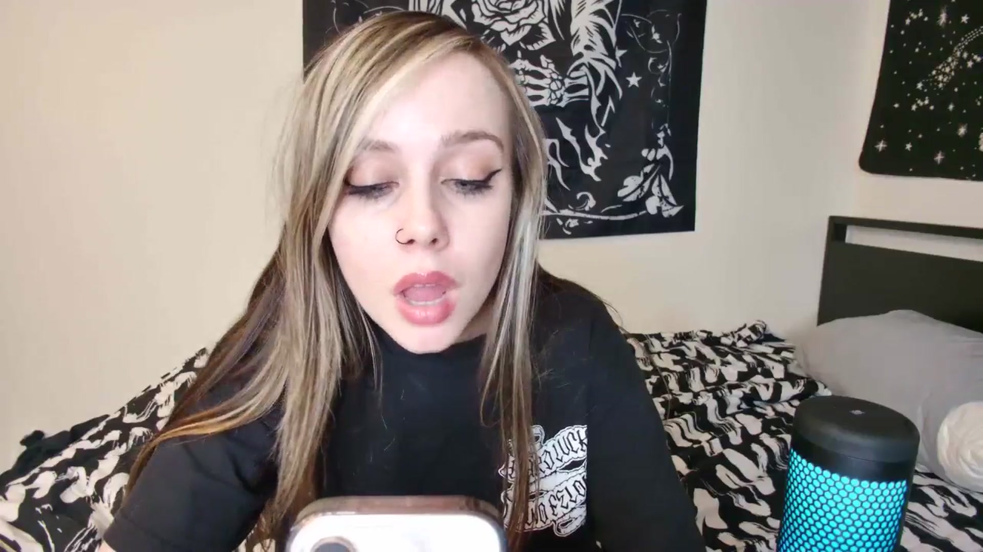 Gallery image thumbnail from Princesslunar's myfreecams stream on, 05/17/2025, 08:12 image 12 of 20