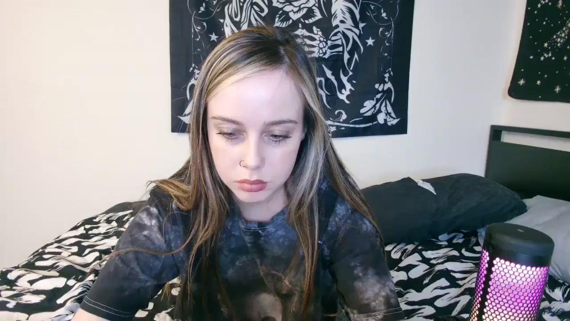 Gallery image thumbnail from Princesslunar's myfreecams stream on, 06/03/2025, 08:35 image 7 of 20