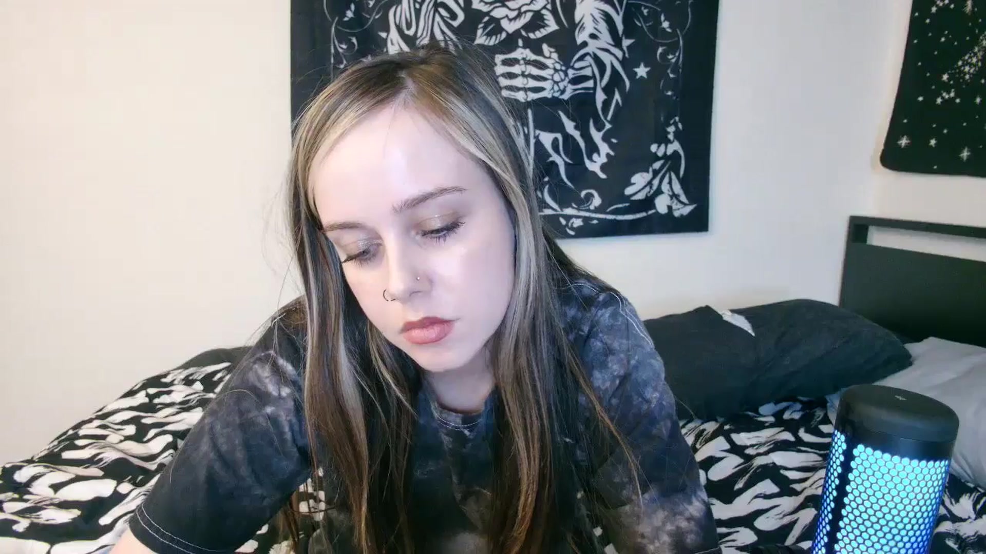 Gallery image thumbnail from Princesslunar's myfreecams stream on, 06/03/2025, 08:35 image 2 of 20