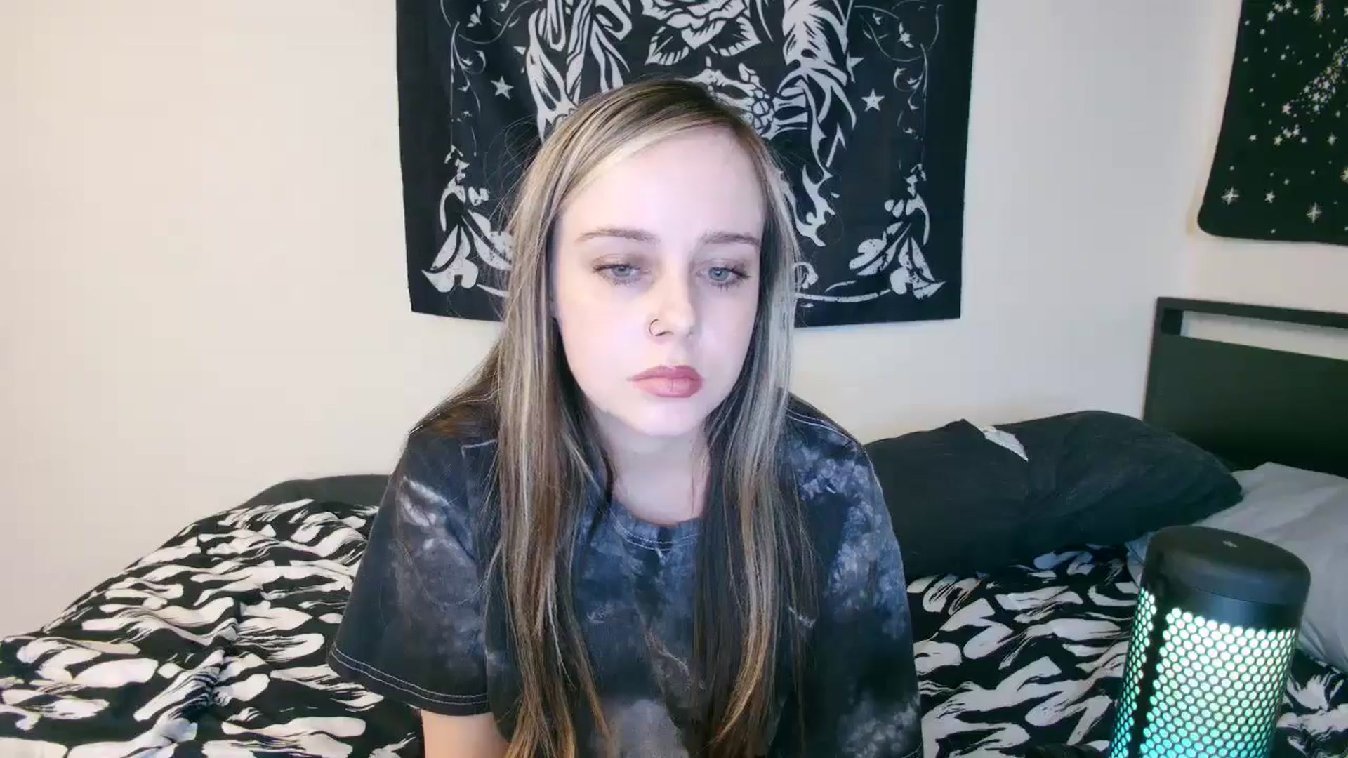 Gallery image thumbnail from Princesslunar's myfreecams stream on, 06/03/2025, 08:35 image 3 of 20