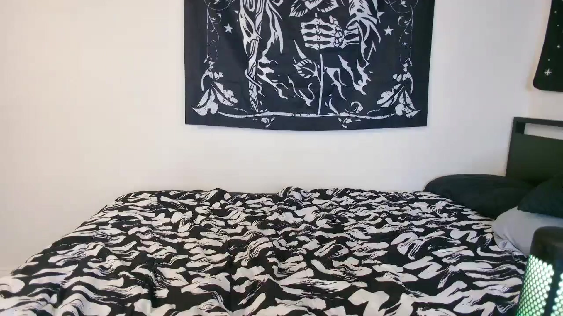 Gallery image thumbnail from Princesslunar's myfreecams stream on, 06/04/2025, 05:48 image 19 of 20
