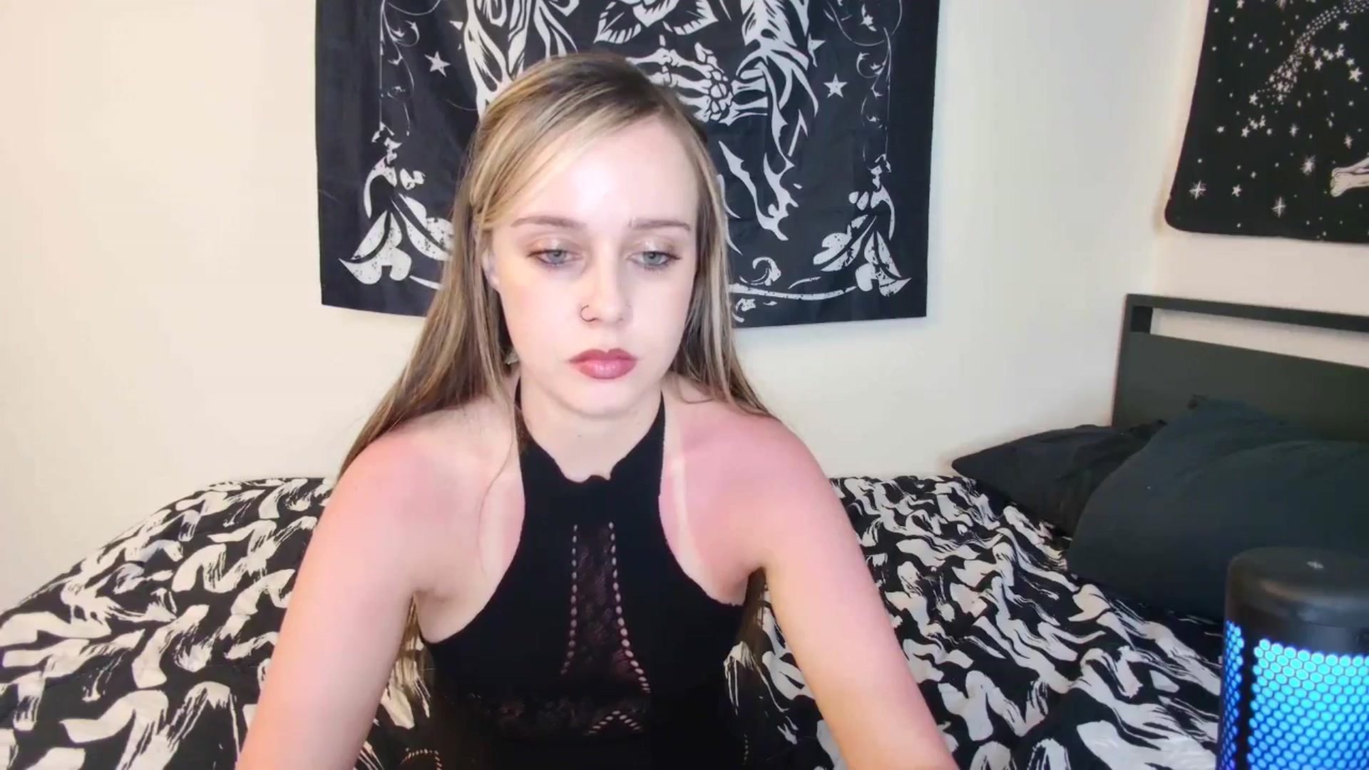 Gallery image thumbnail from Princesslunar's myfreecams stream on, 06/17/2025, 24:36 image 14 of 20