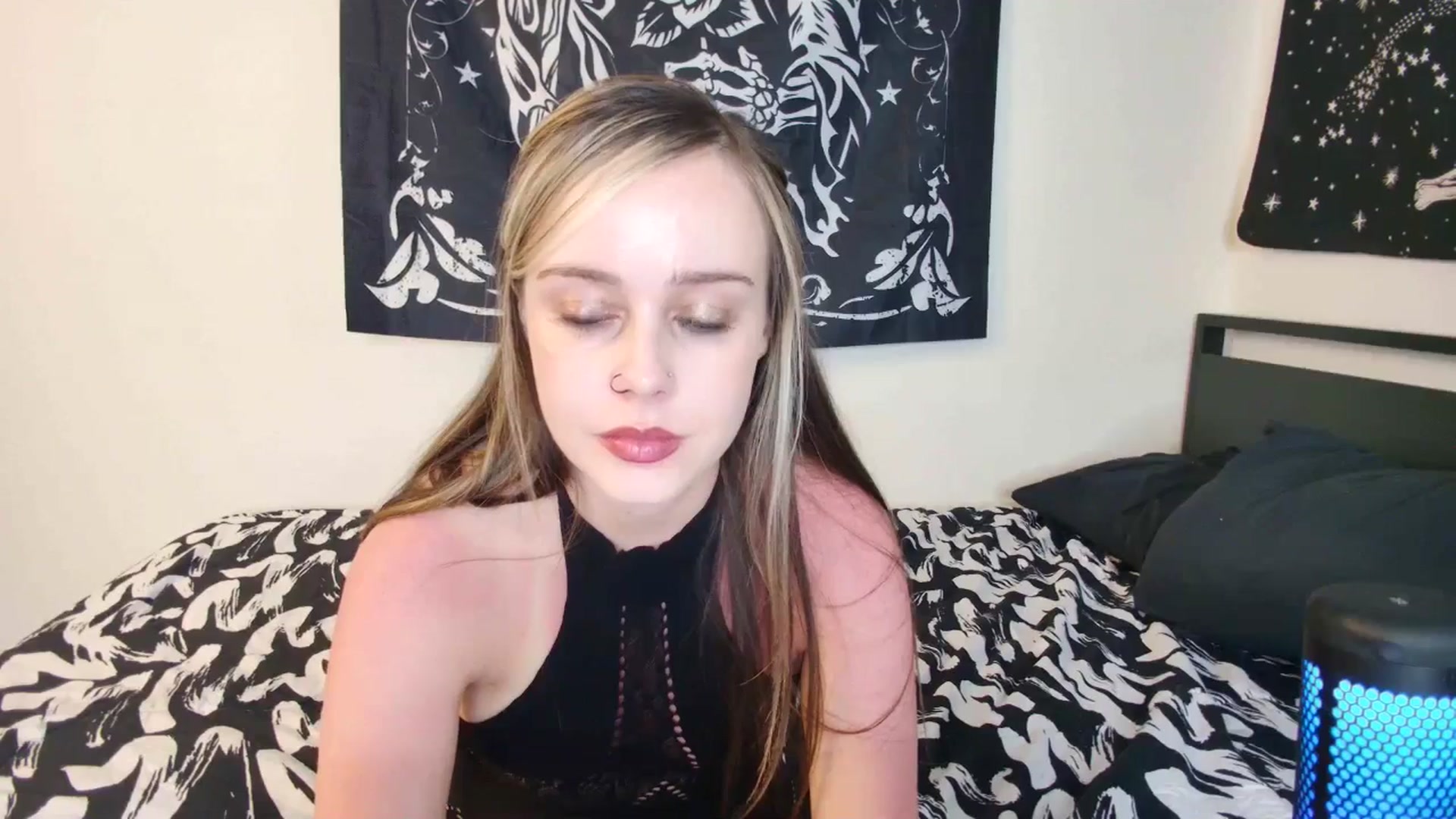 Gallery image thumbnail from Princesslunar's myfreecams stream on, 06/17/2025, 24:36 image 5 of 20