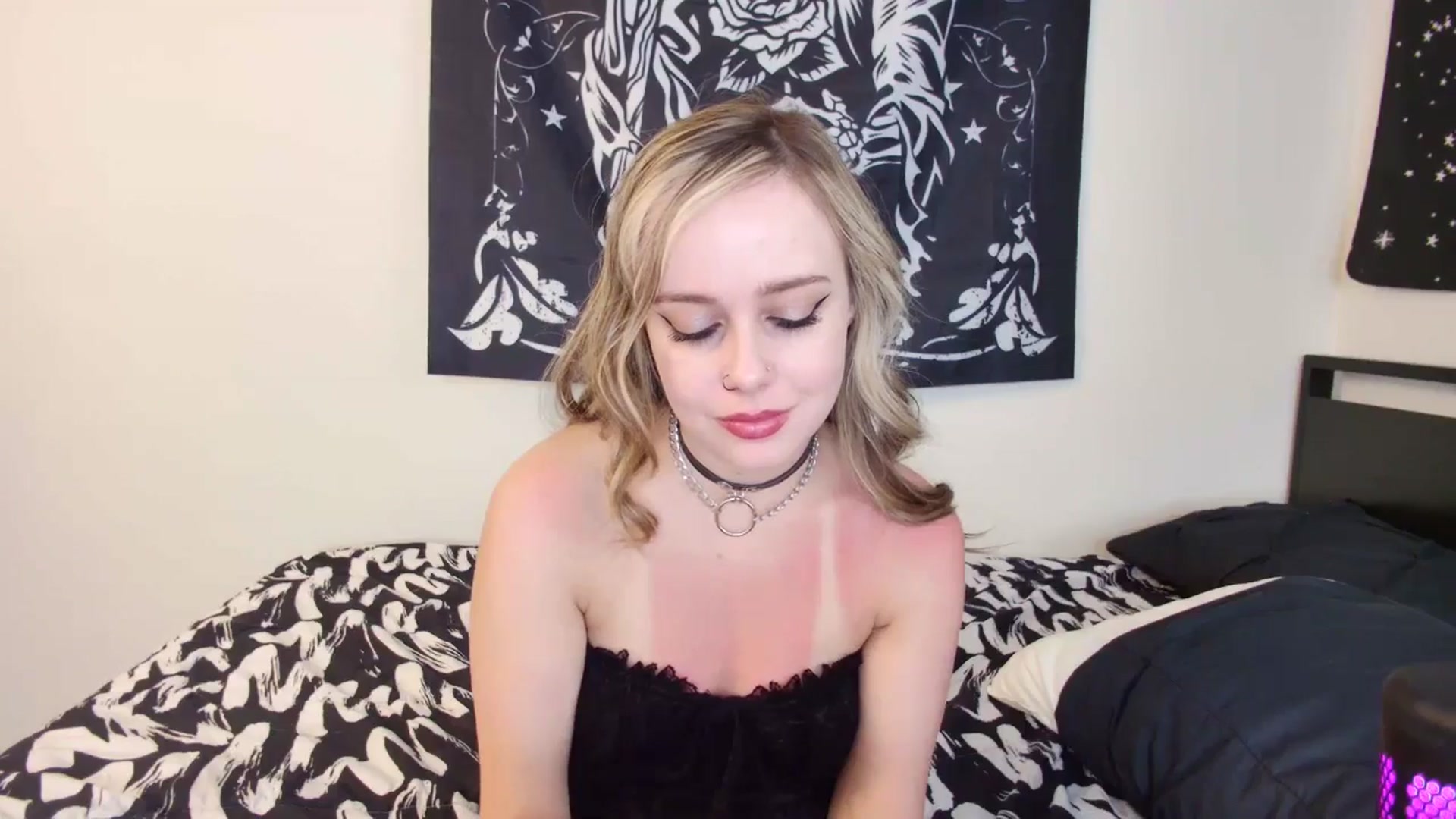 Gallery image thumbnail from Princesslunar's myfreecams stream on, 06/19/2025, 22:32 image 13 of 20