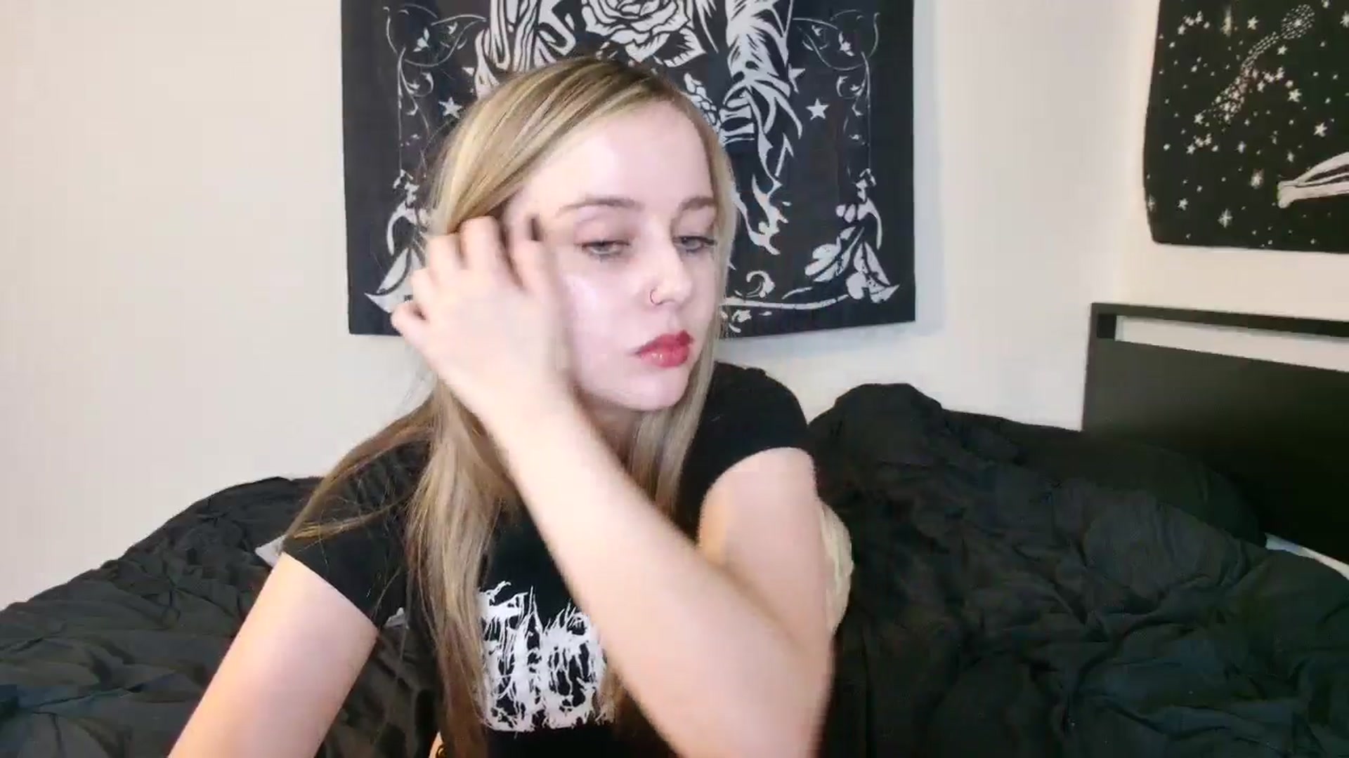 Gallery image thumbnail from Princesslunar's myfreecams stream on, 08/19/2025, 01:17 image 14 of 20