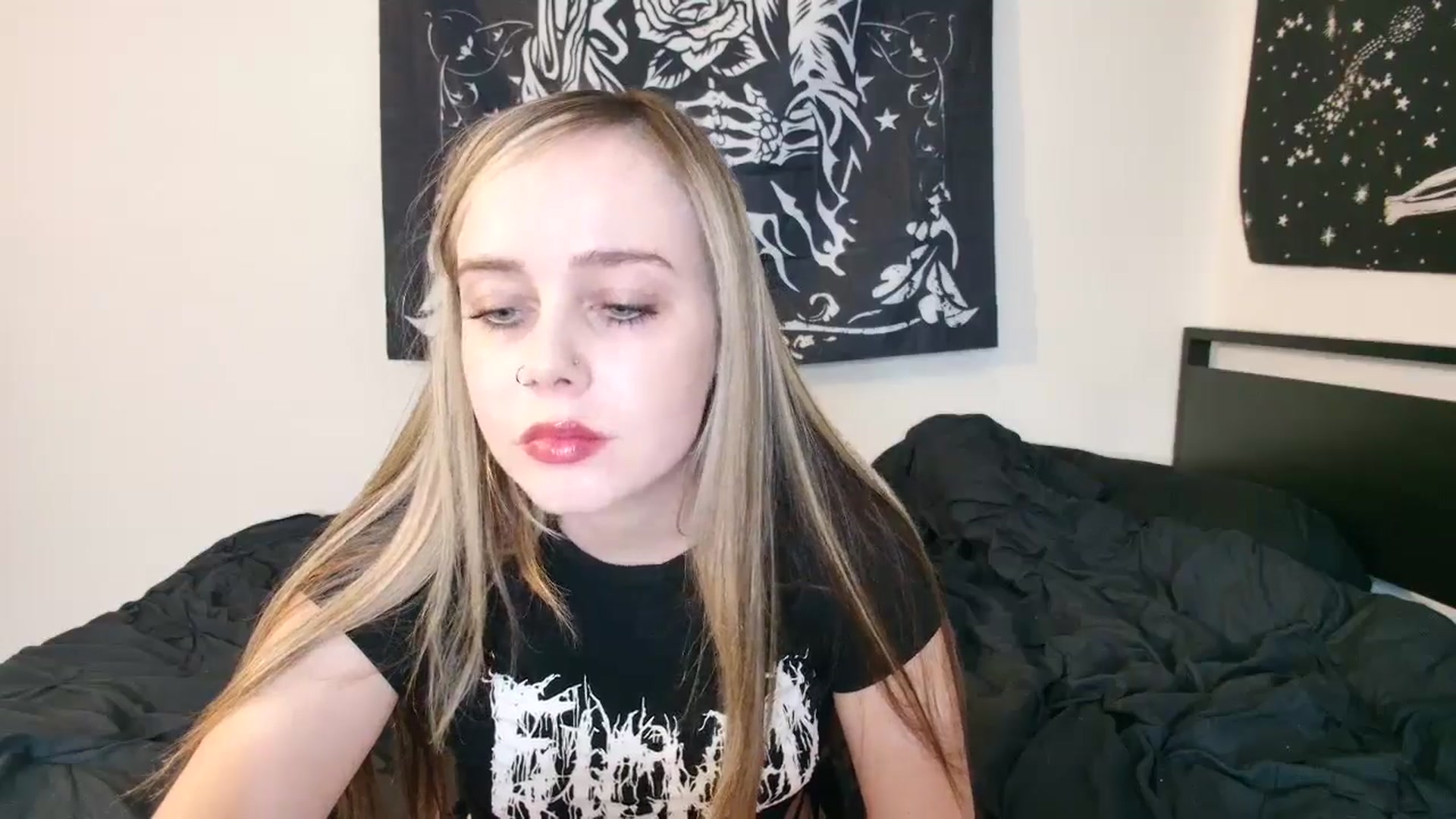 Gallery image thumbnail from Princesslunar's myfreecams stream on, 08/19/2025, 01:17 image 18 of 20