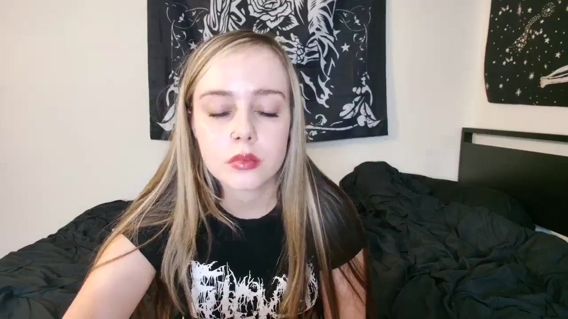 Gallery image thumbnail from Princesslunar's myfreecams stream on, 08/19/2025, 01:17 image 19 of 20