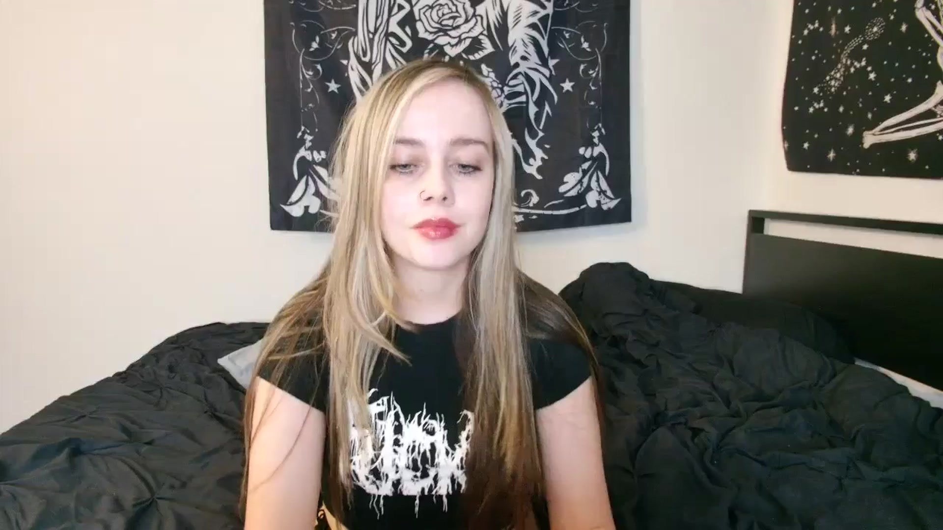 Gallery image thumbnail from Princesslunar's myfreecams stream on, 08/19/2025, 01:17 image 13 of 20