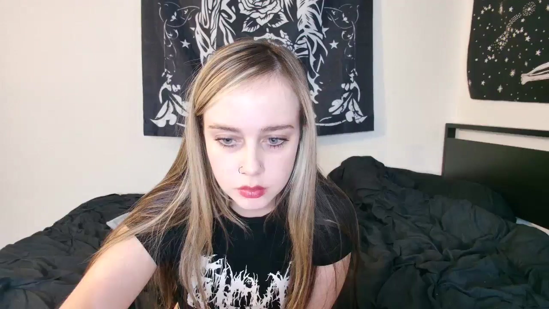 Gallery image thumbnail from Princesslunar's myfreecams stream on, 08/19/2025, 01:17 image 20 of 20