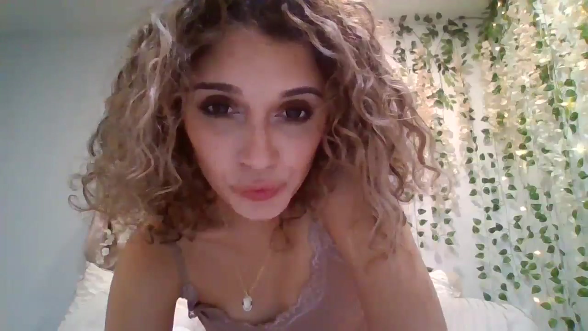 Gallery image thumbnail from Princessryry9's myfreecams stream on, 02/21/2025, 10:45 image 17 of 20