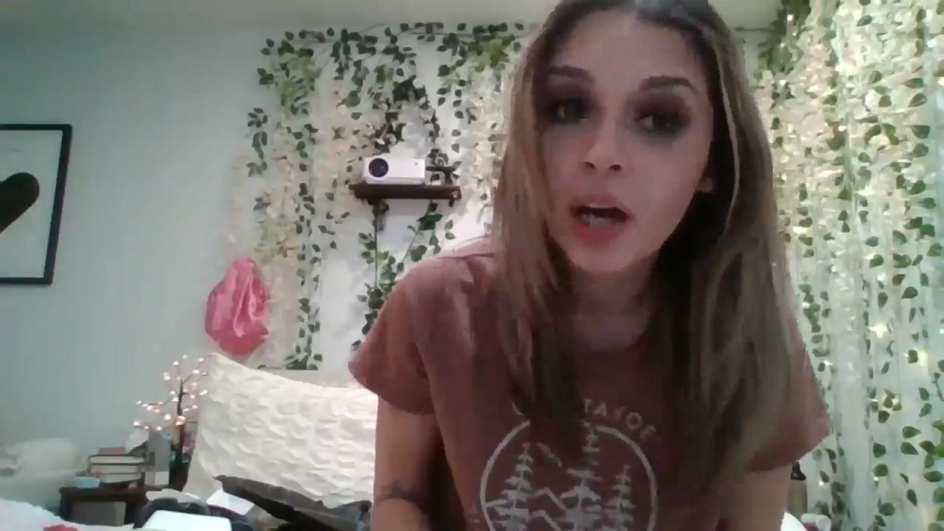 Gallery image thumbnail from Princessryry9's myfreecams stream on, 04/11/2025, 10:35 image 8 of 20