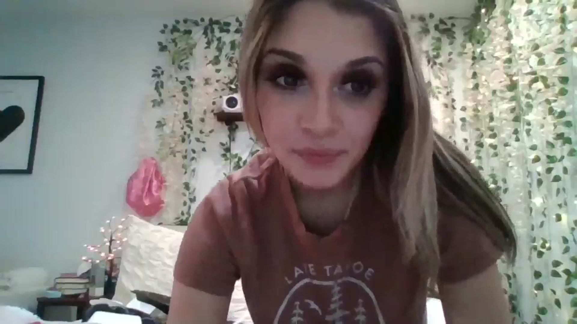 Gallery image thumbnail from Princessryry9's myfreecams stream on, 04/11/2025, 10:35 image 9 of 20
