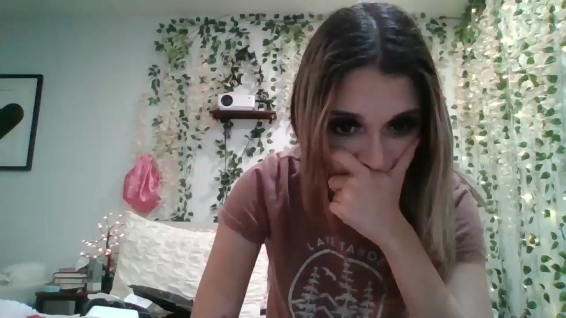Gallery image thumbnail from Princessryry9's myfreecams stream on, 04/11/2025, 10:35 image 13 of 20