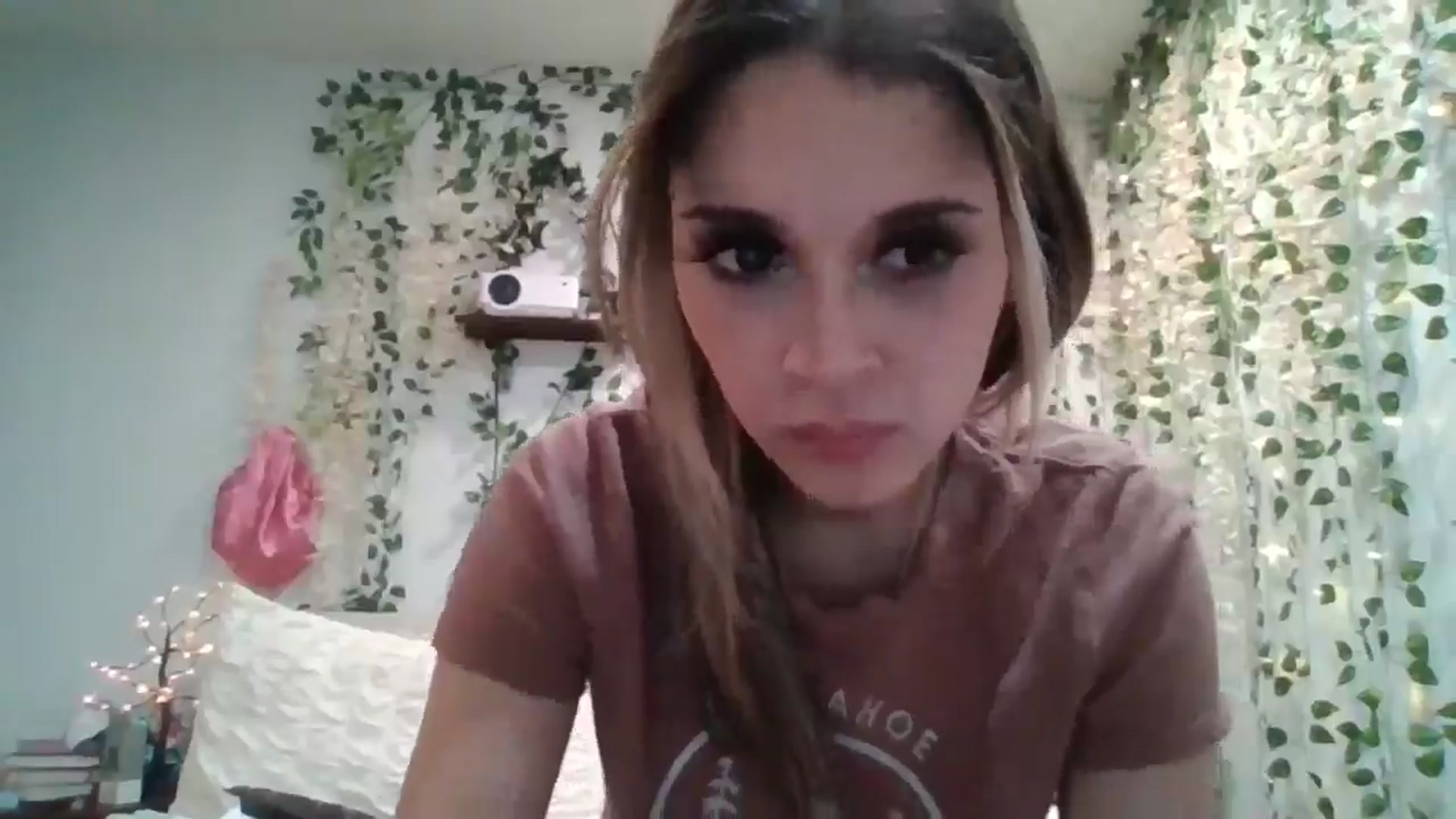 Gallery image thumbnail from Princessryry9's myfreecams stream on, 04/11/2025, 10:35 image 18 of 20